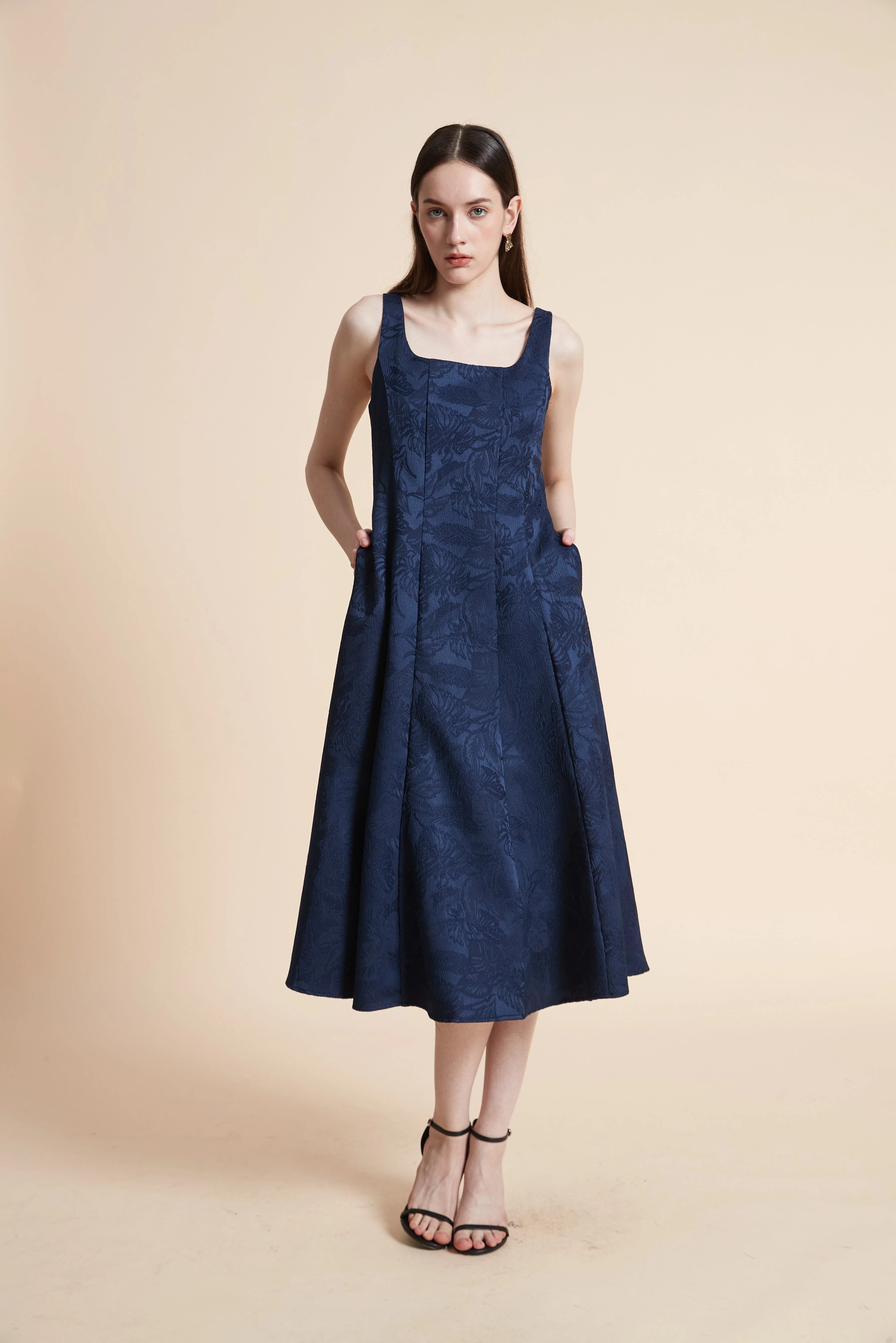 Sleeveless Printed Midi Dress - Image 4