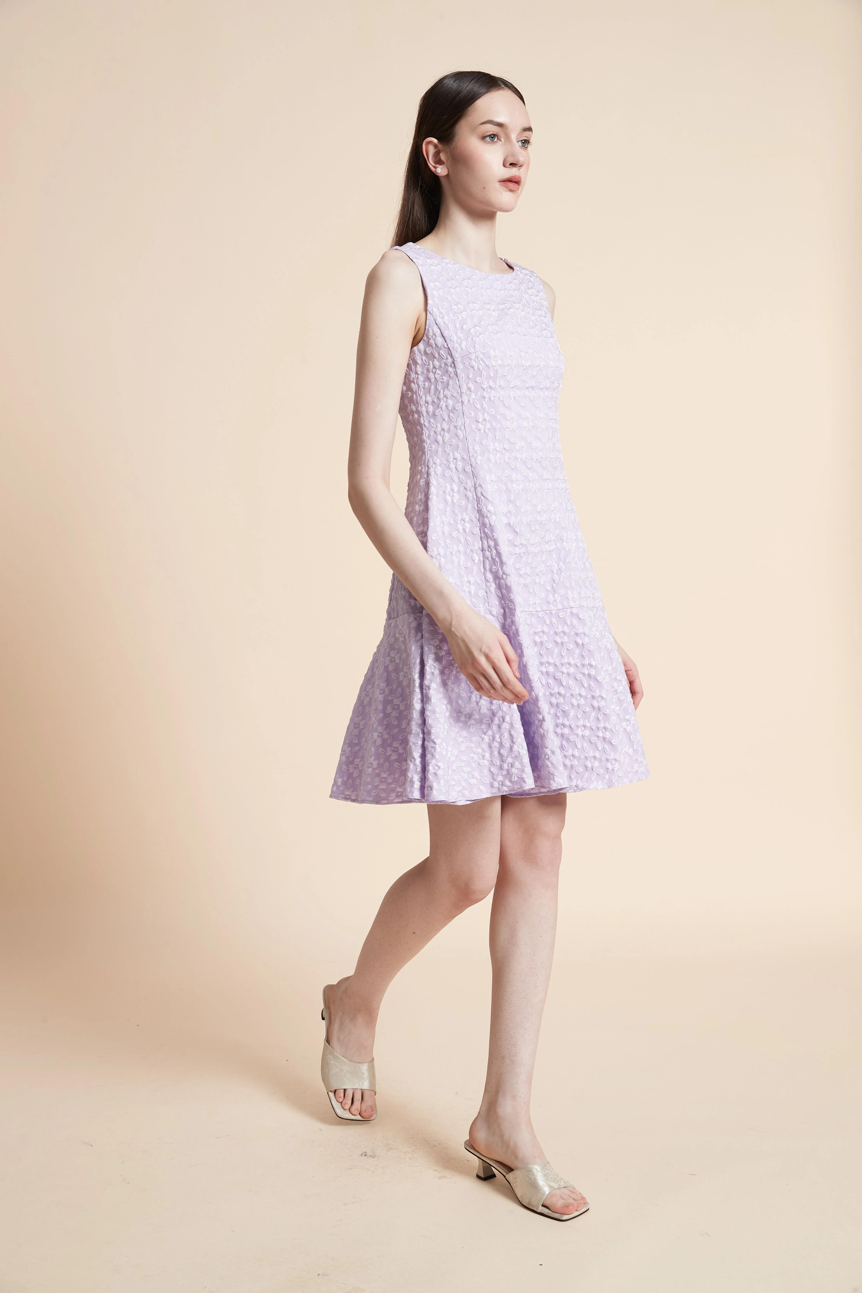 Knee-Length Embroidered Sleeveless Dress - Image 4