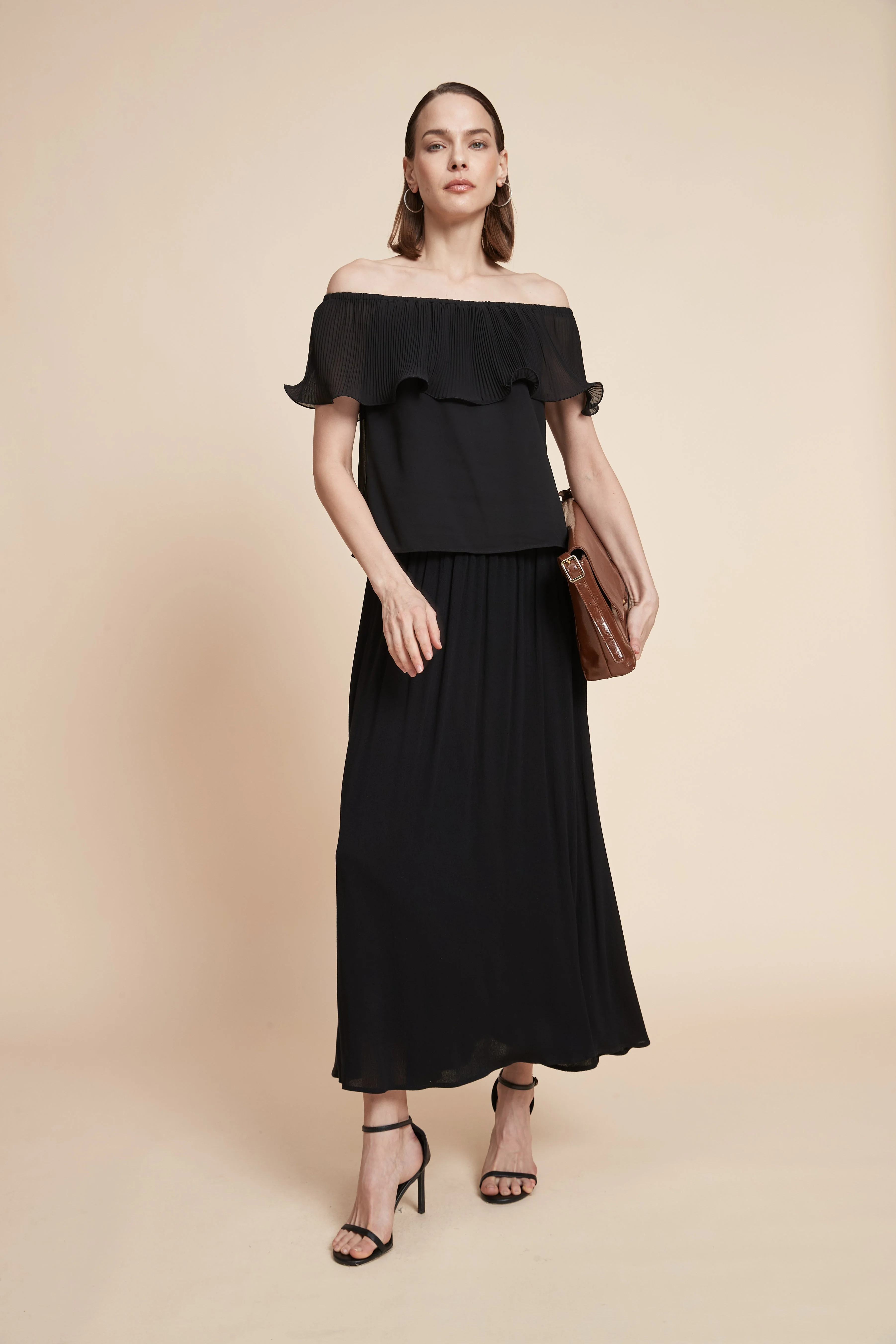 Plain Off-The-Shoulder Crop Top - Image 10