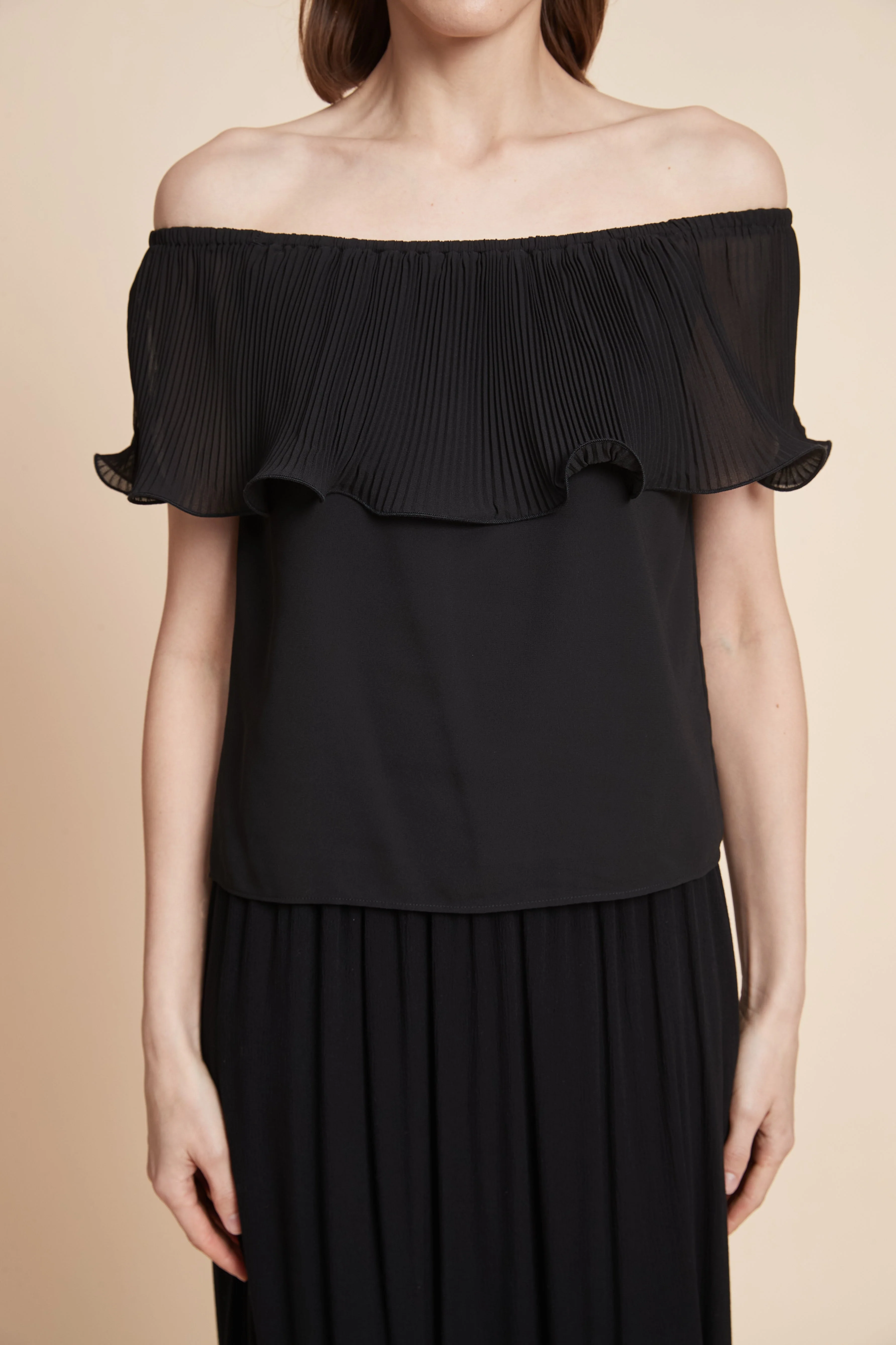 Plain Off-The-Shoulder Crop Top - Image 11