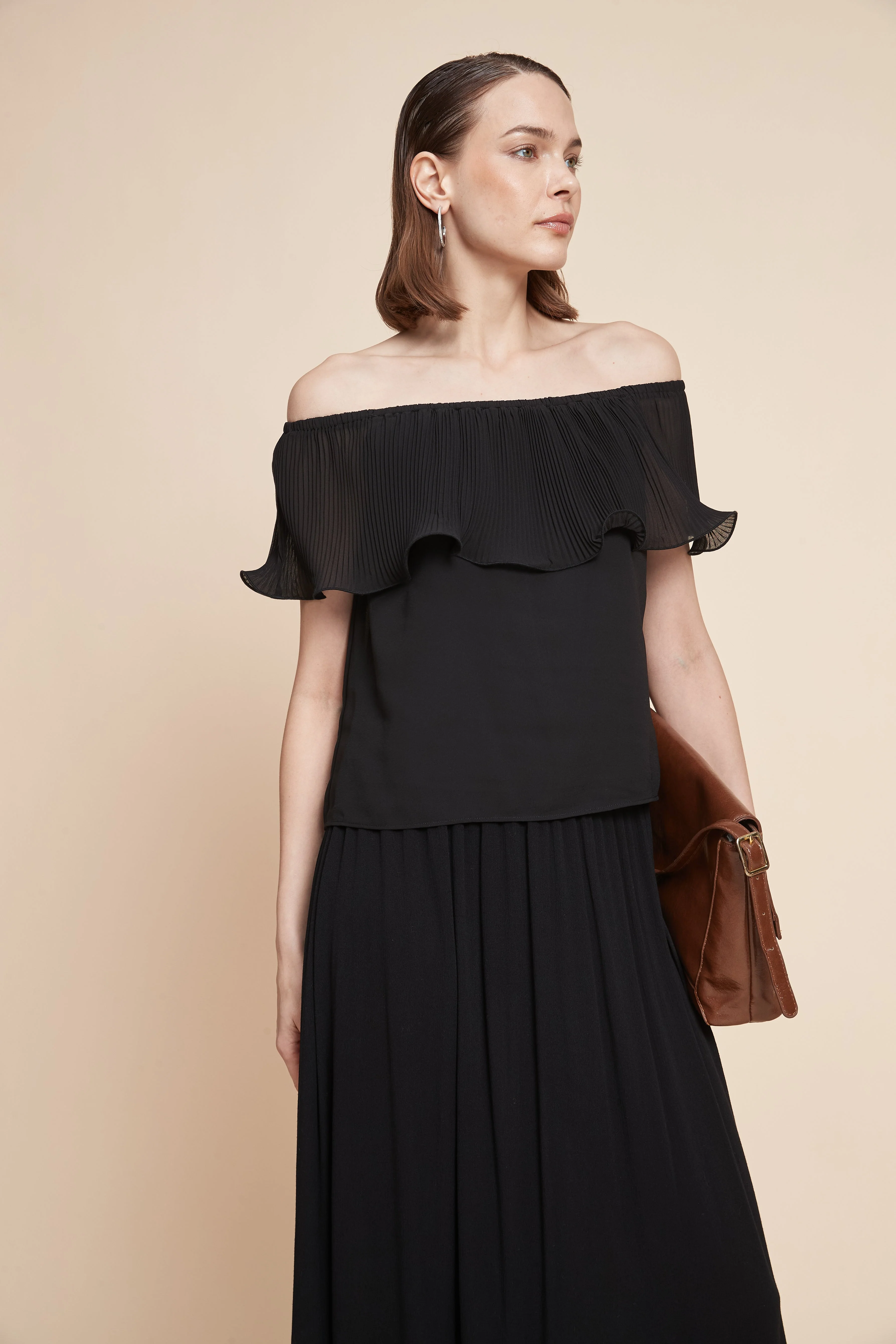 Plain Off-The-Shoulder Crop Top - Image 7