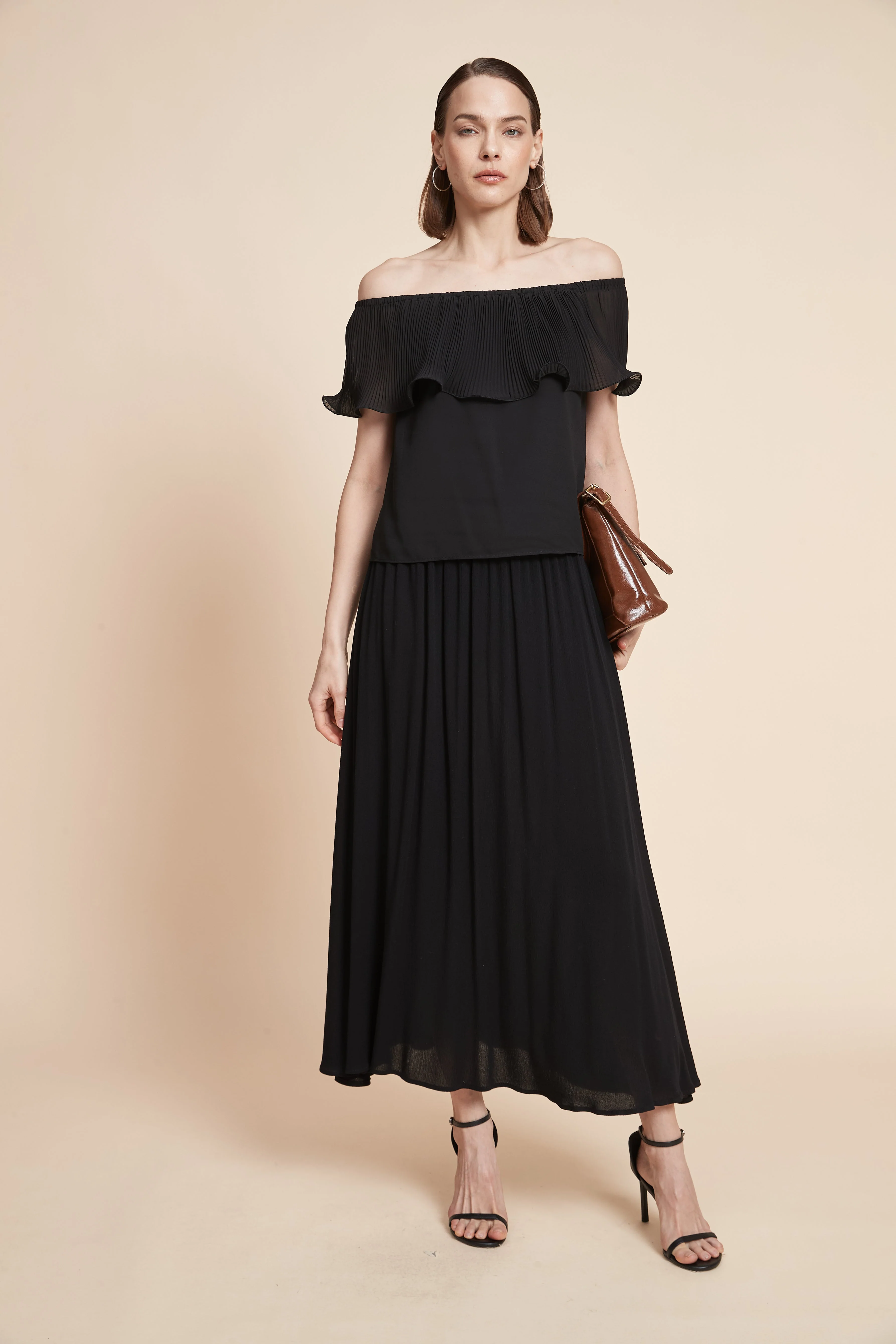 Plain Off-The-Shoulder Crop Top - Image 9