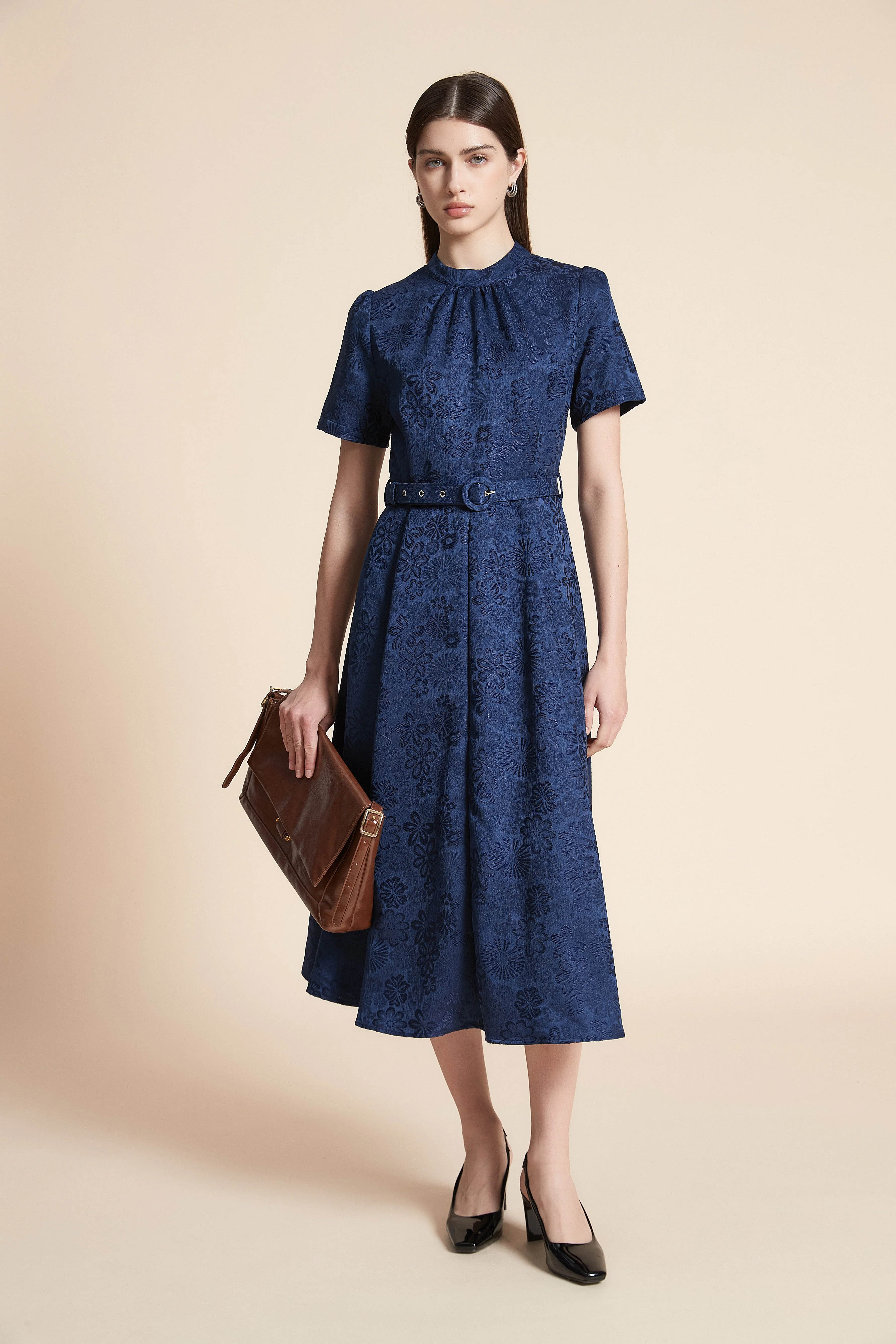 Print Midi Dress With Short Sleeves And A Belt - Image 3