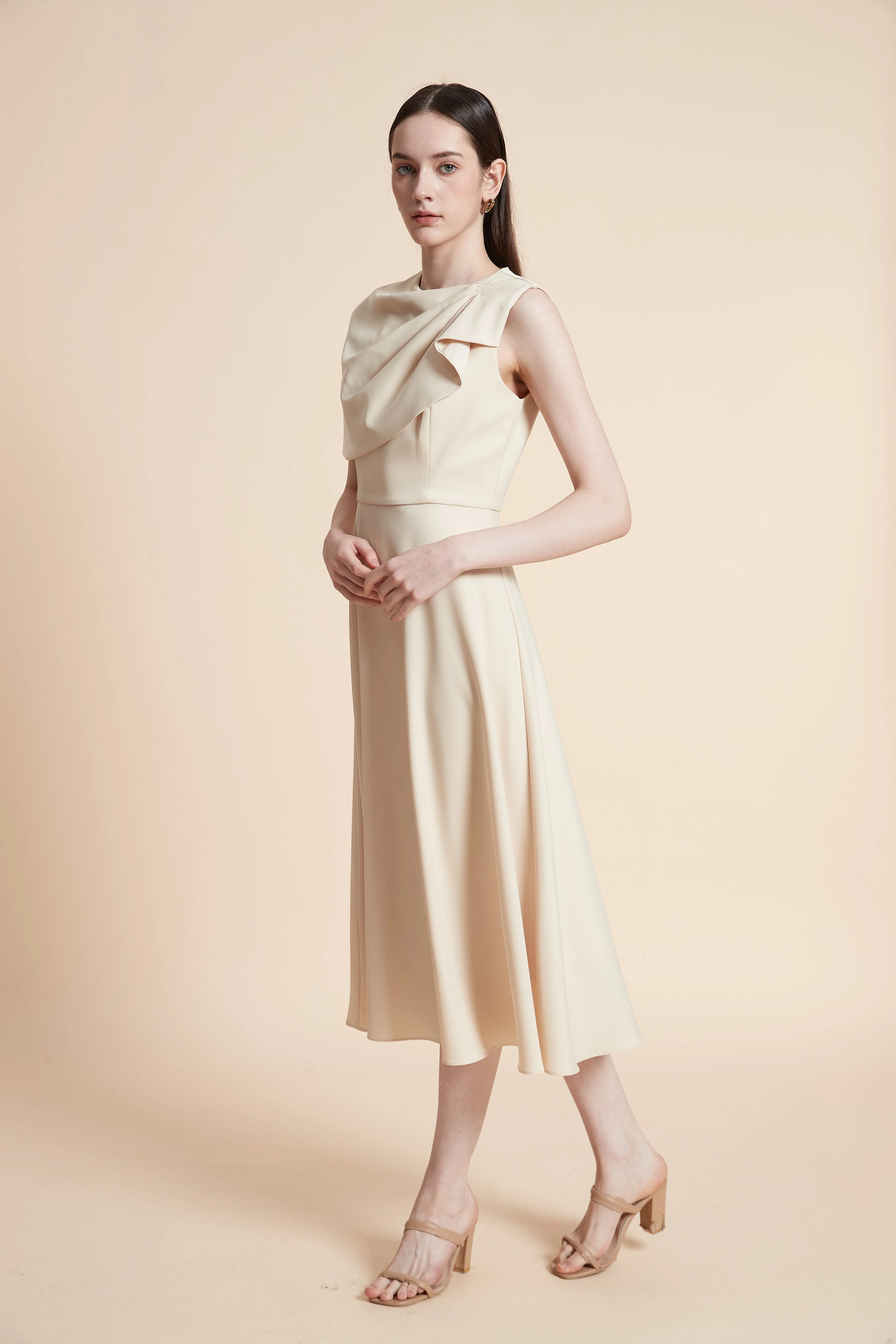 Simple Short Sleeve Midi Dress - Image 4