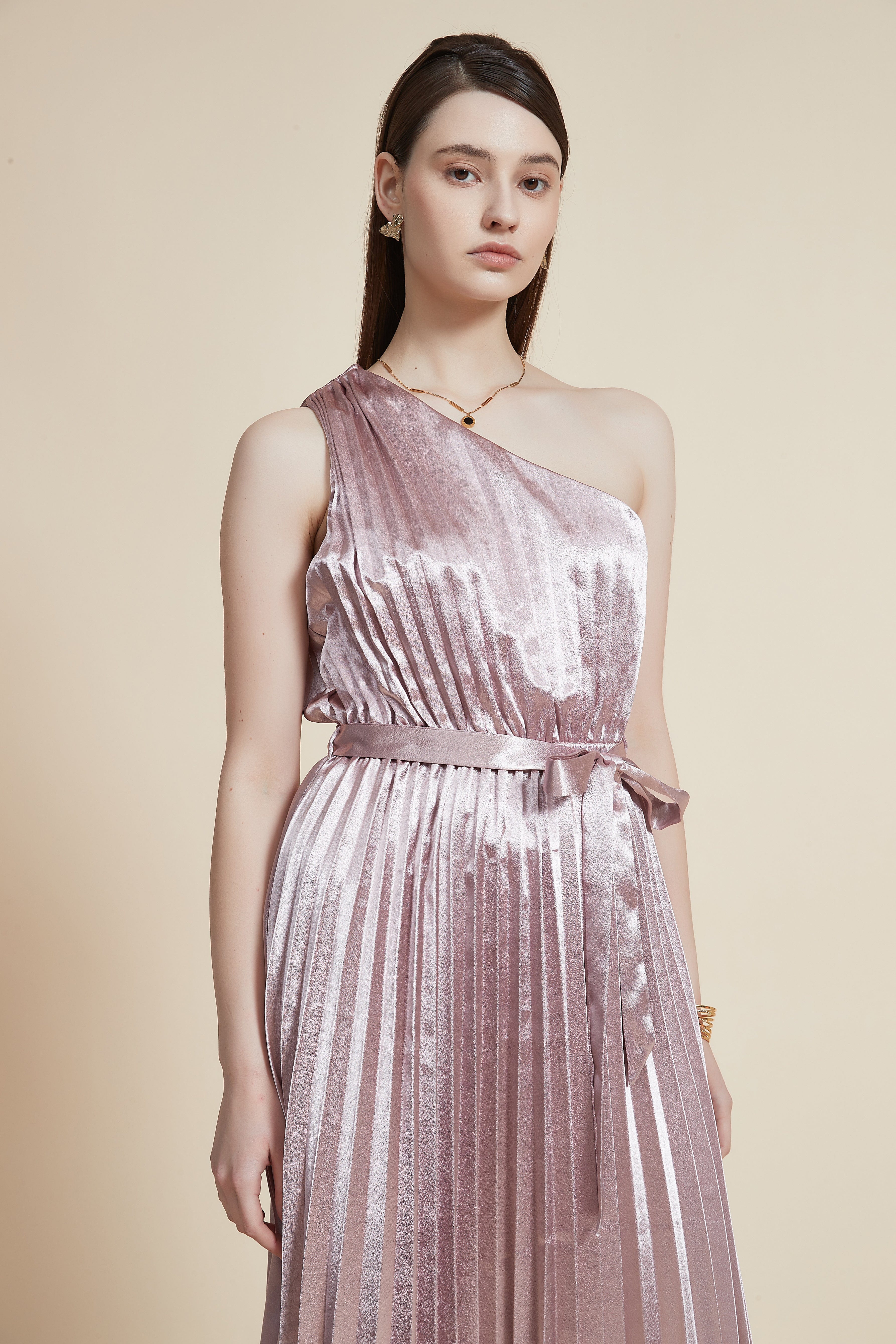 Solid Pleated One-Shoulder Midi Dress - Image 4