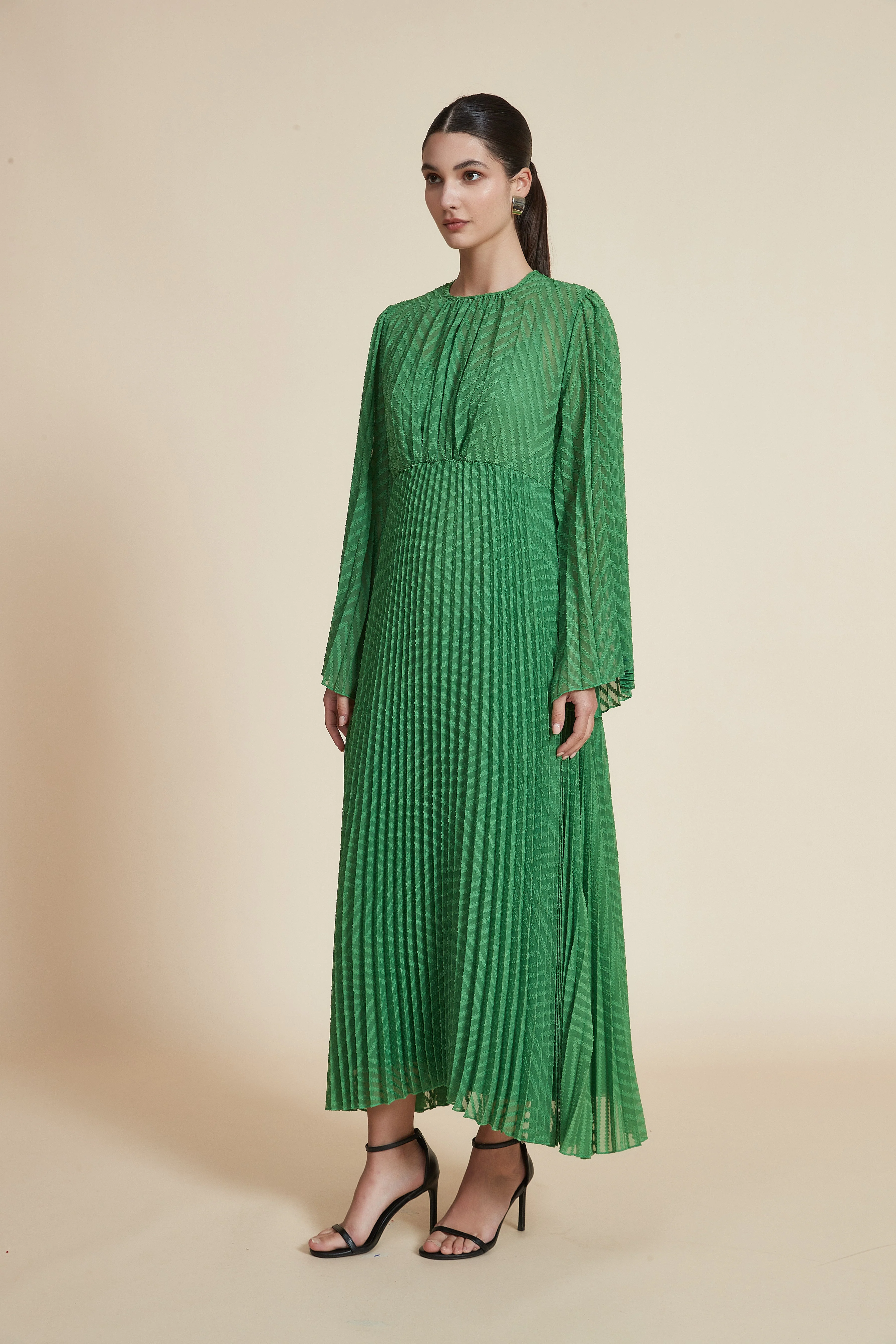 Plain Long-Sleeve Pleated Dress with Round Neck - Image 5