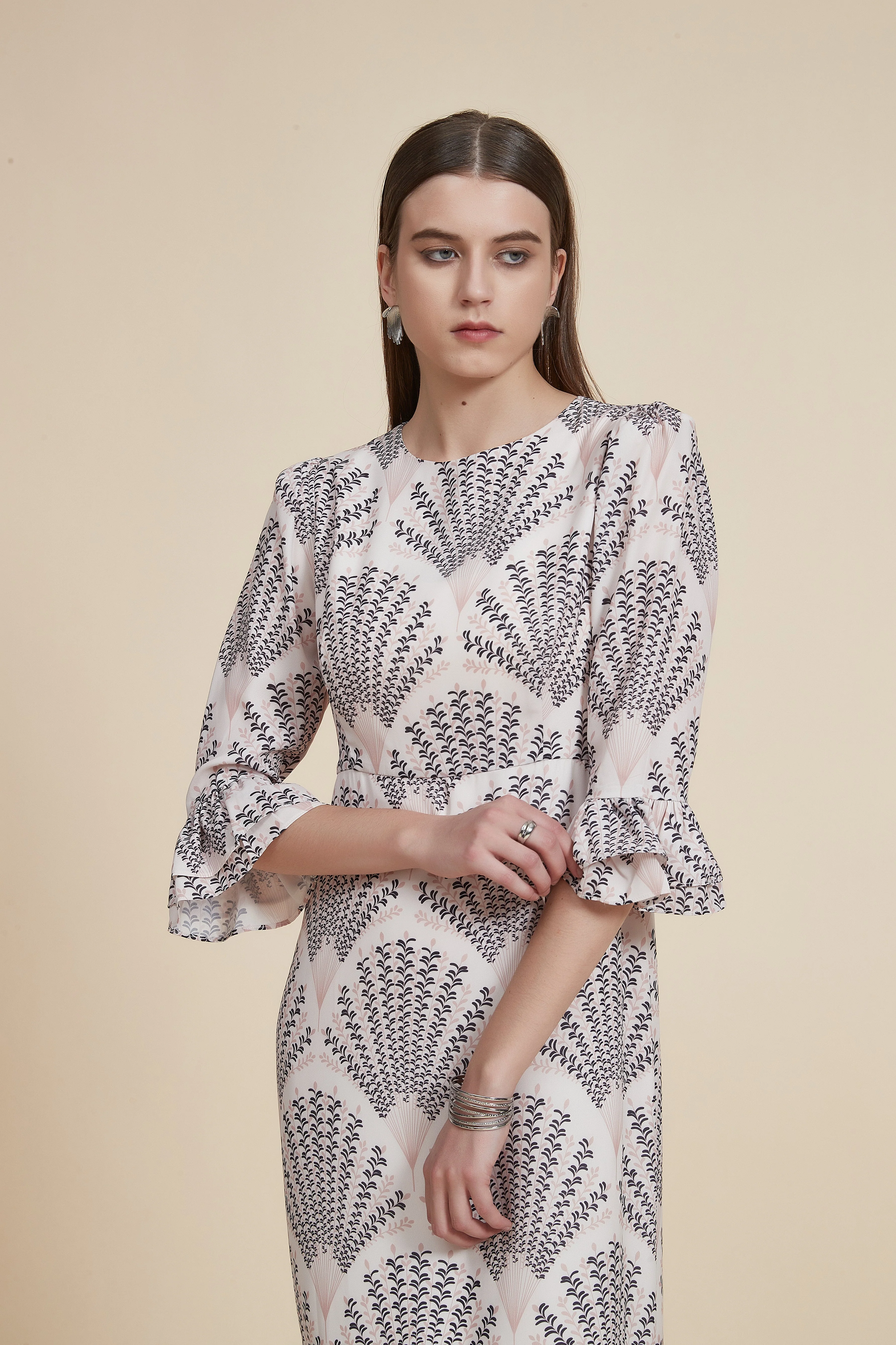 Midi Dress with 3/4 Sleeves and Round Neck - Image 4