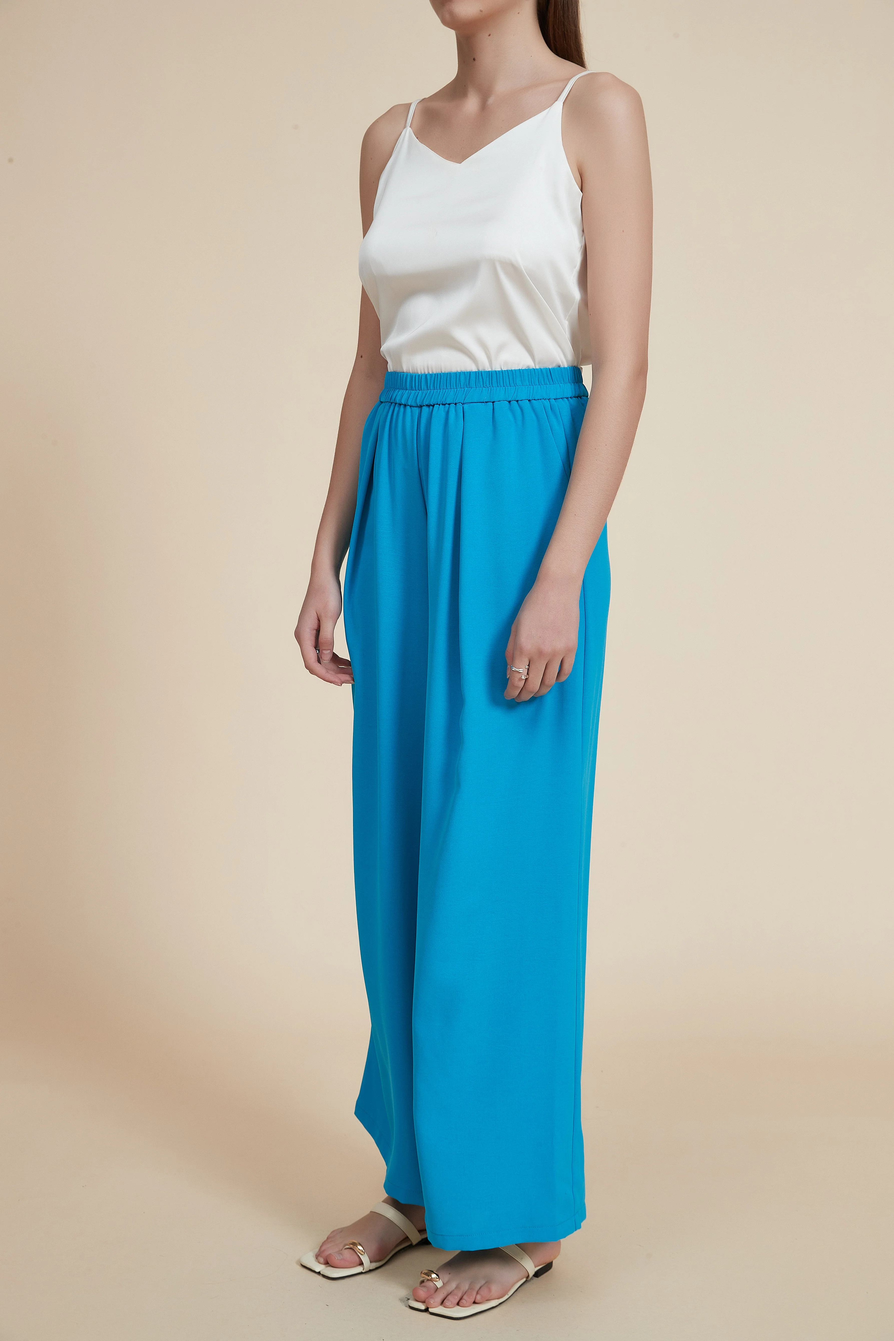 Plain Wide-Leg Trousers - Image 5