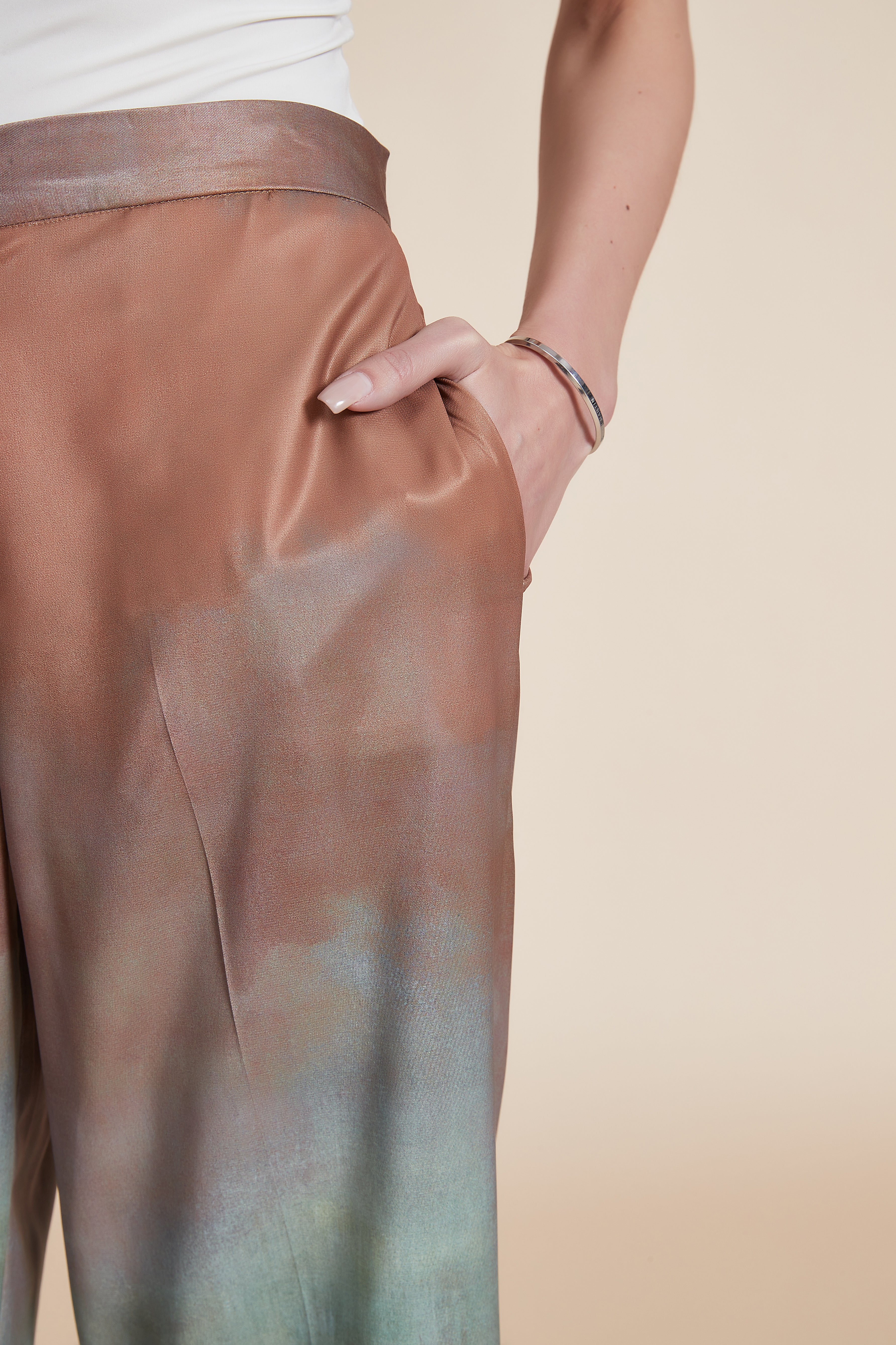 High-Waisted Wide-Leg Printed Midi Pants - Image 4
