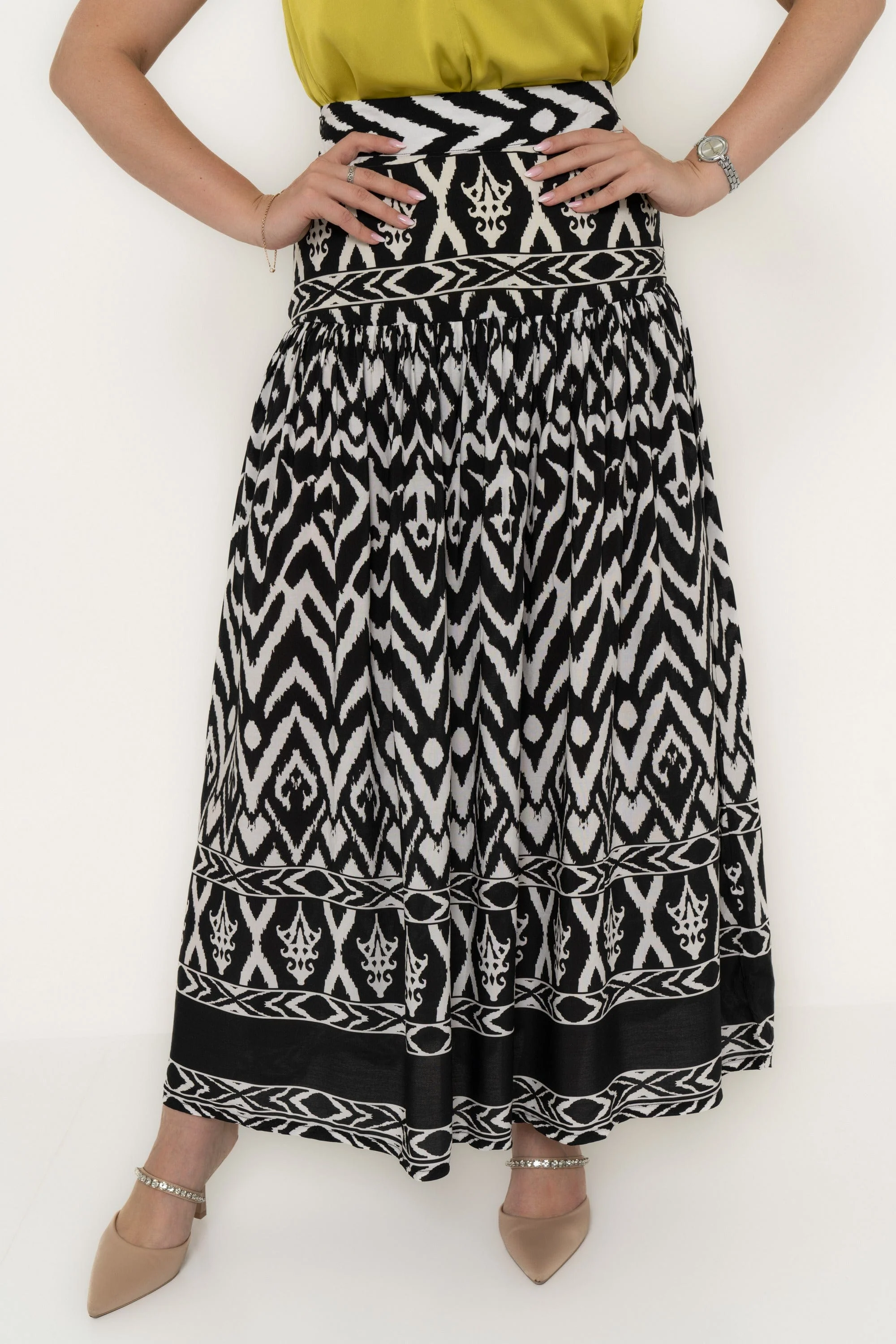 Long Printed Skirt with a Wide Cut - Image 3