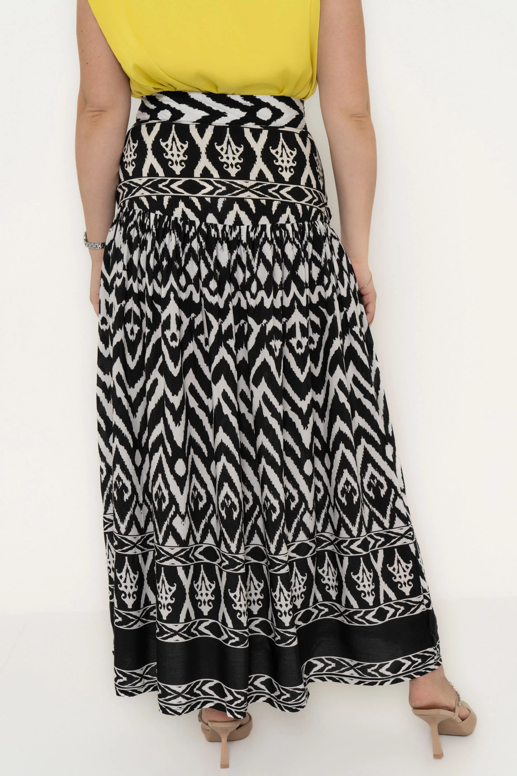 Long Printed Skirt with a Wide Cut - Image 5