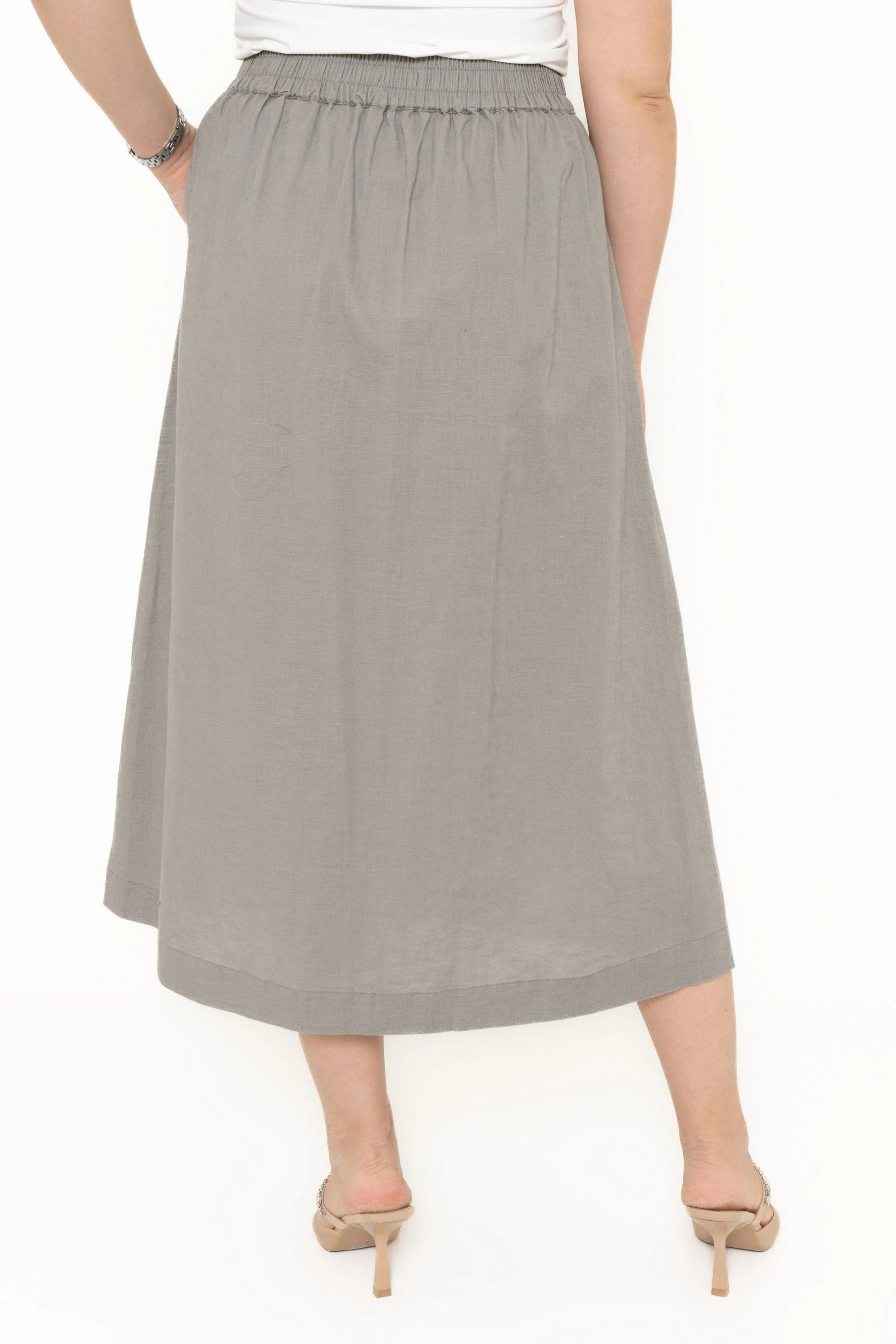 High-Waisted Skirt With Front Buttons - Image 4