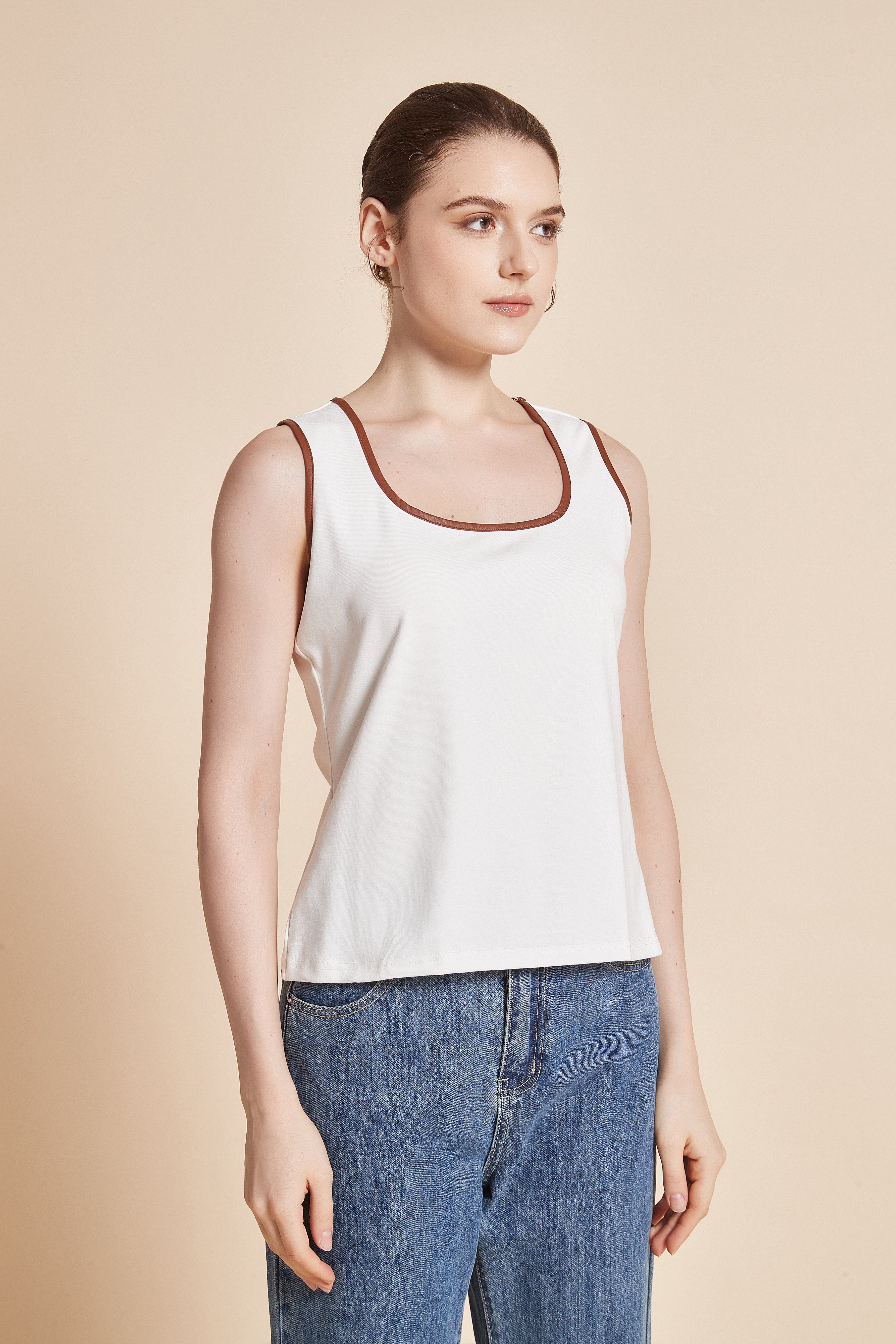 Sleeveless Blouse With Square Neckline - Image 4