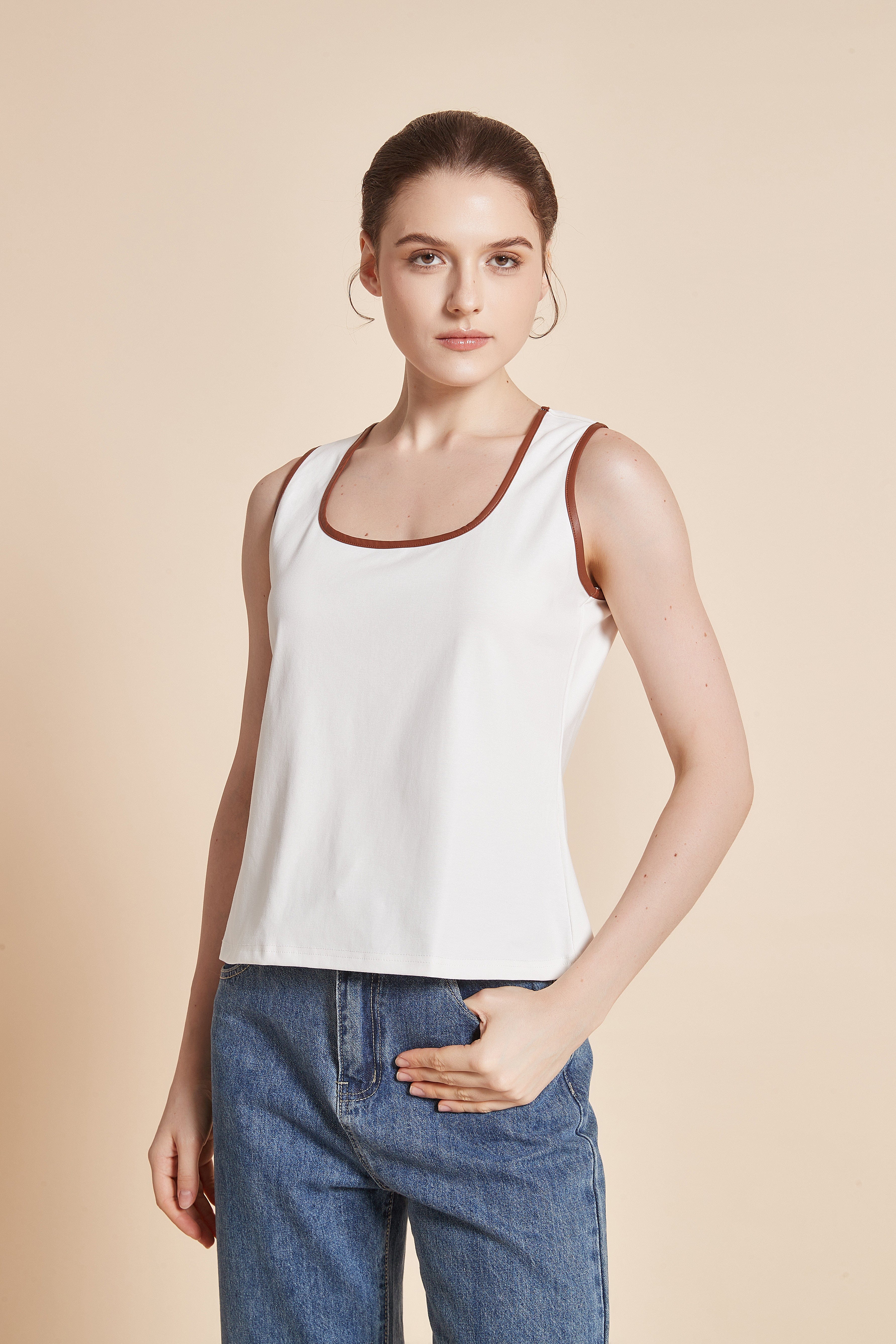 Sleeveless Blouse With Square Neckline - Image 5