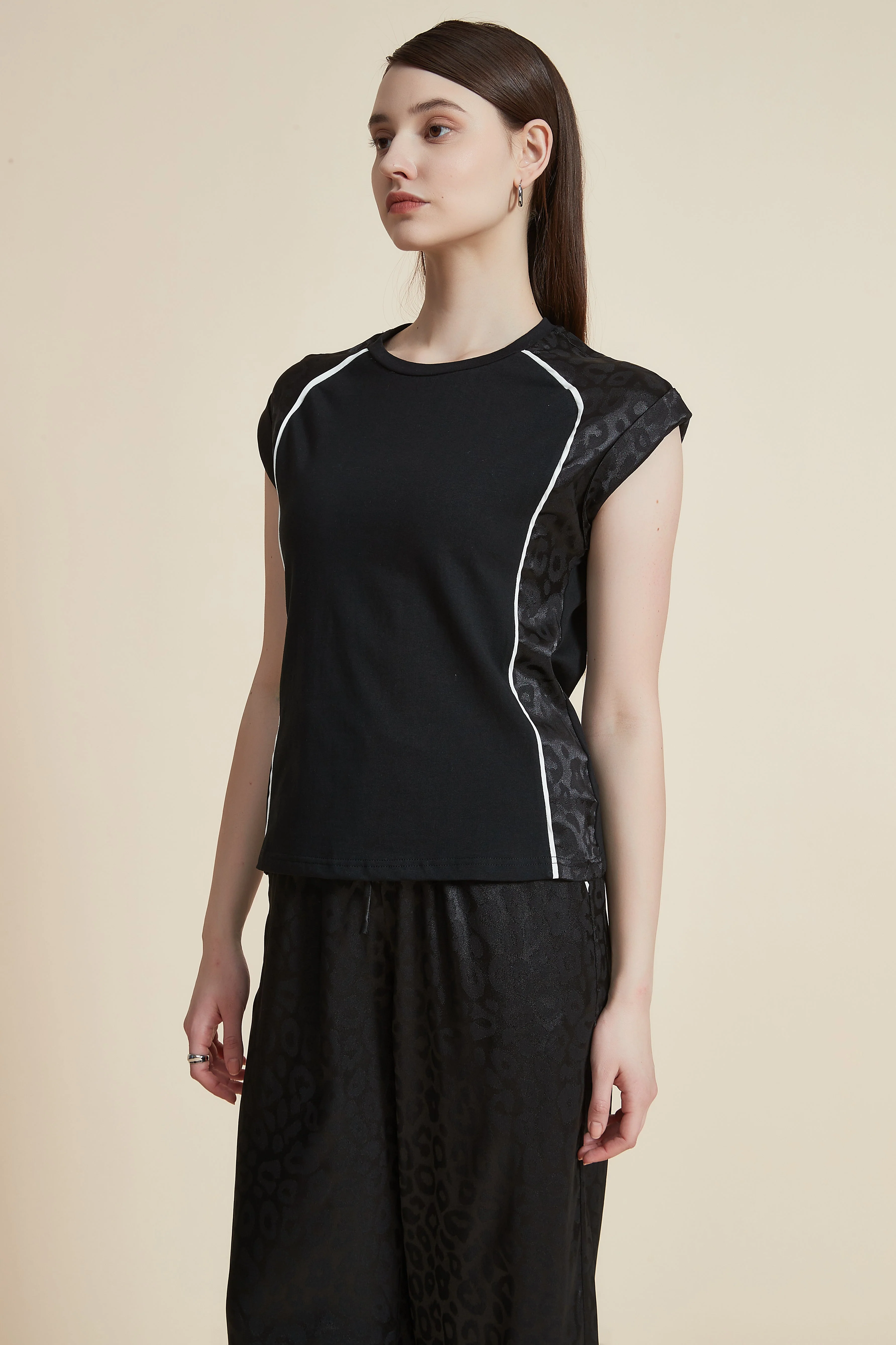 Plain sleeveless round neck t-shirt - Image 3