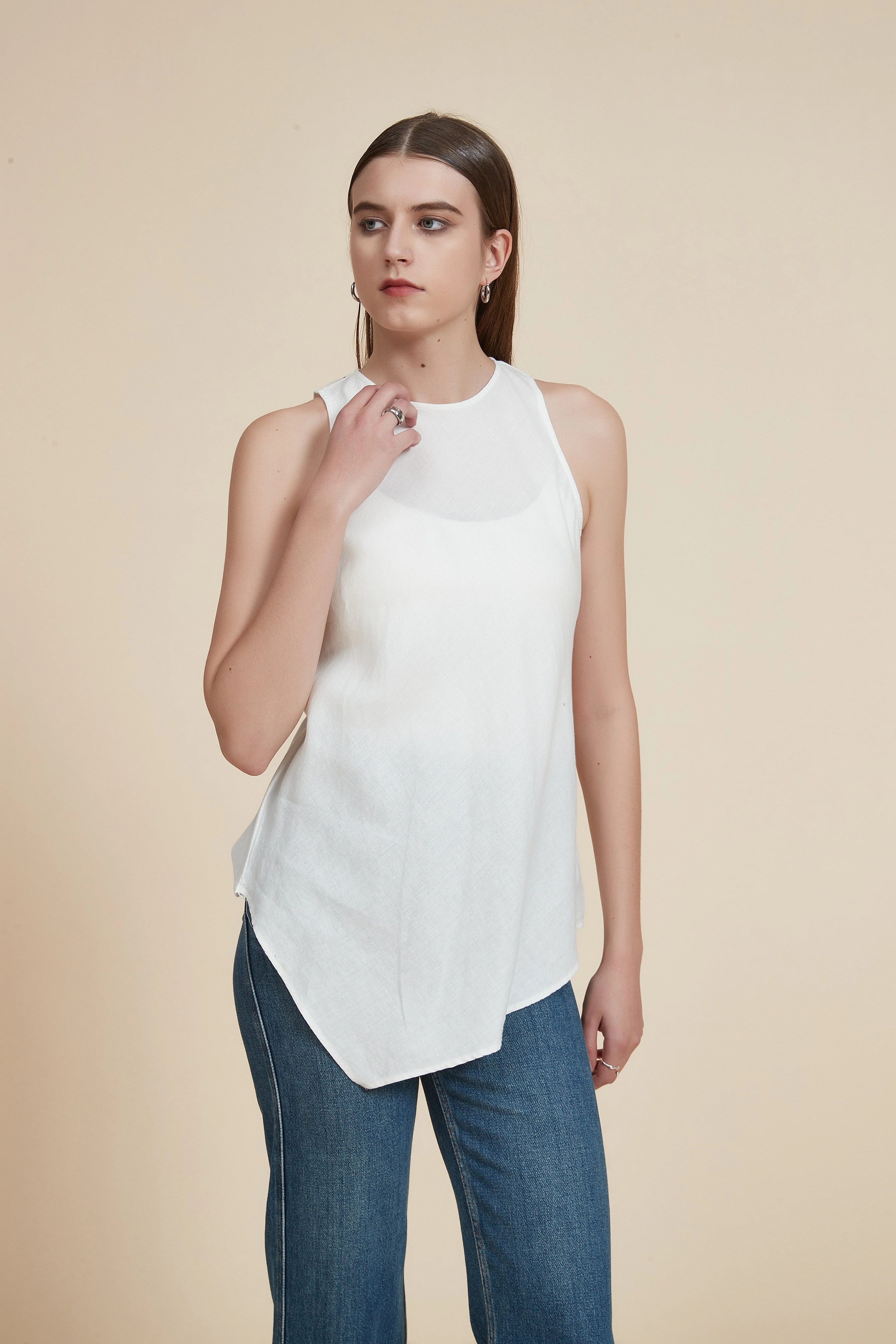 Plain sleeveless blouse - Image 4
