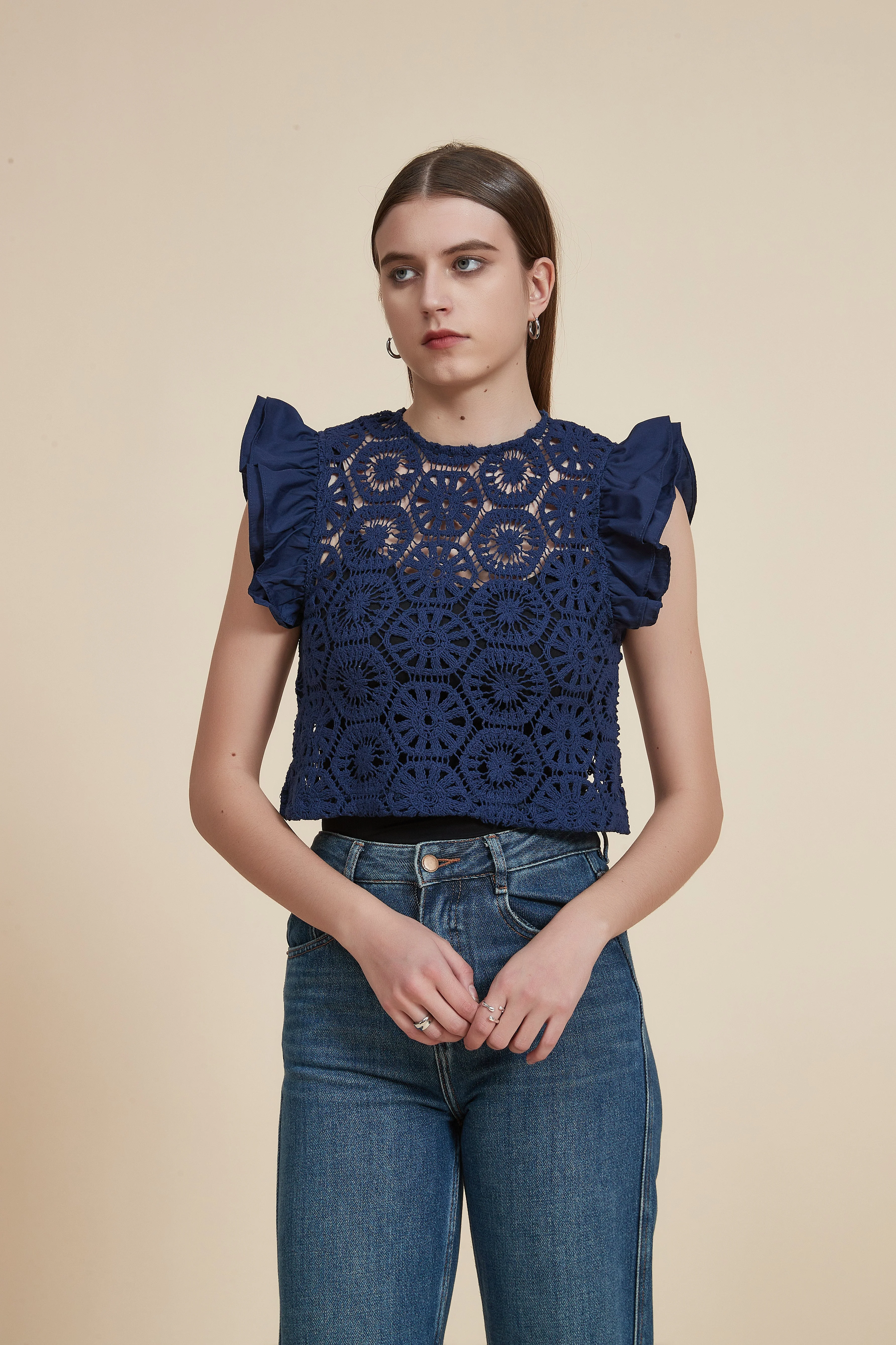 Sleeveless Lace Crop Top