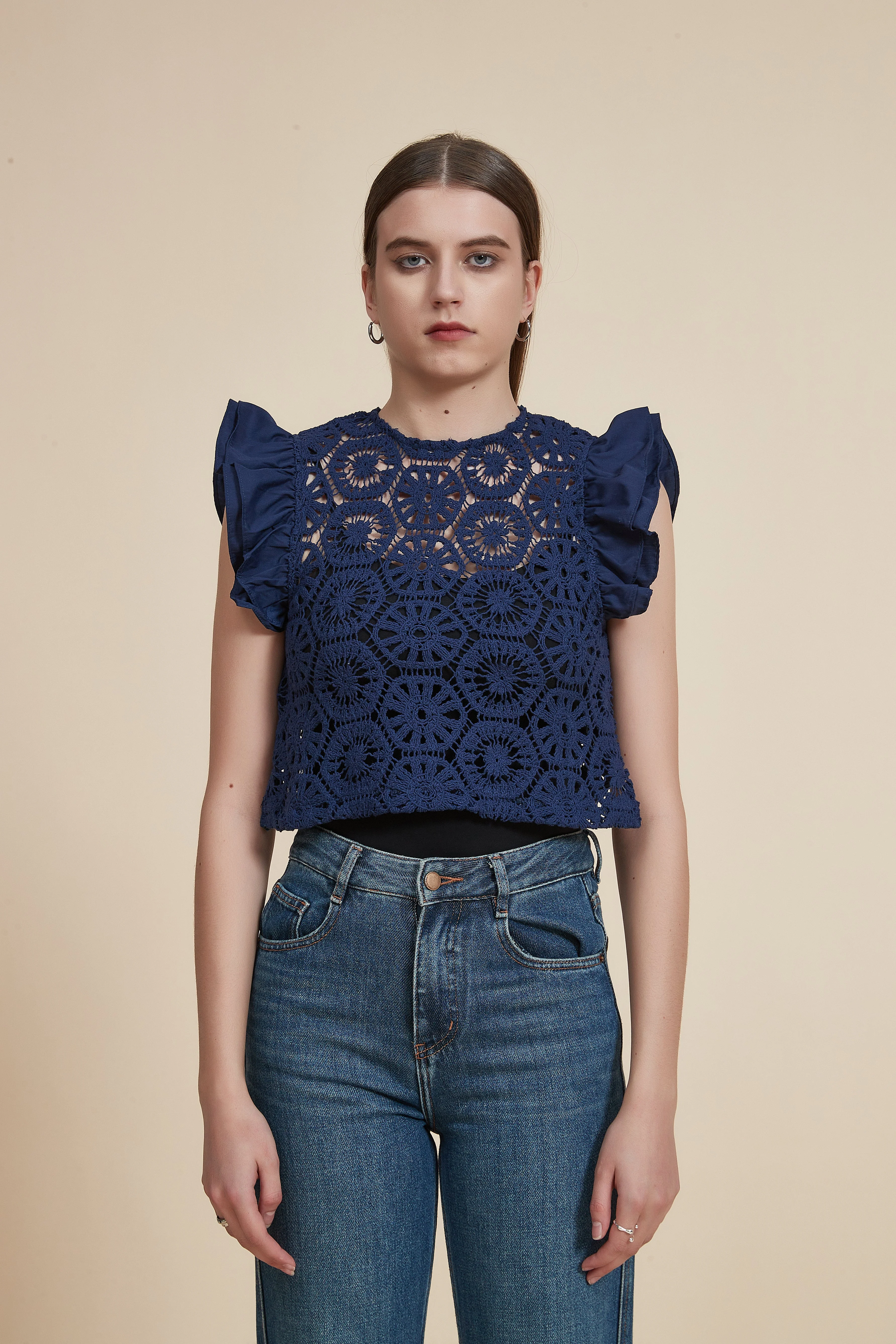 Sleeveless Lace Crop Top - Image 2