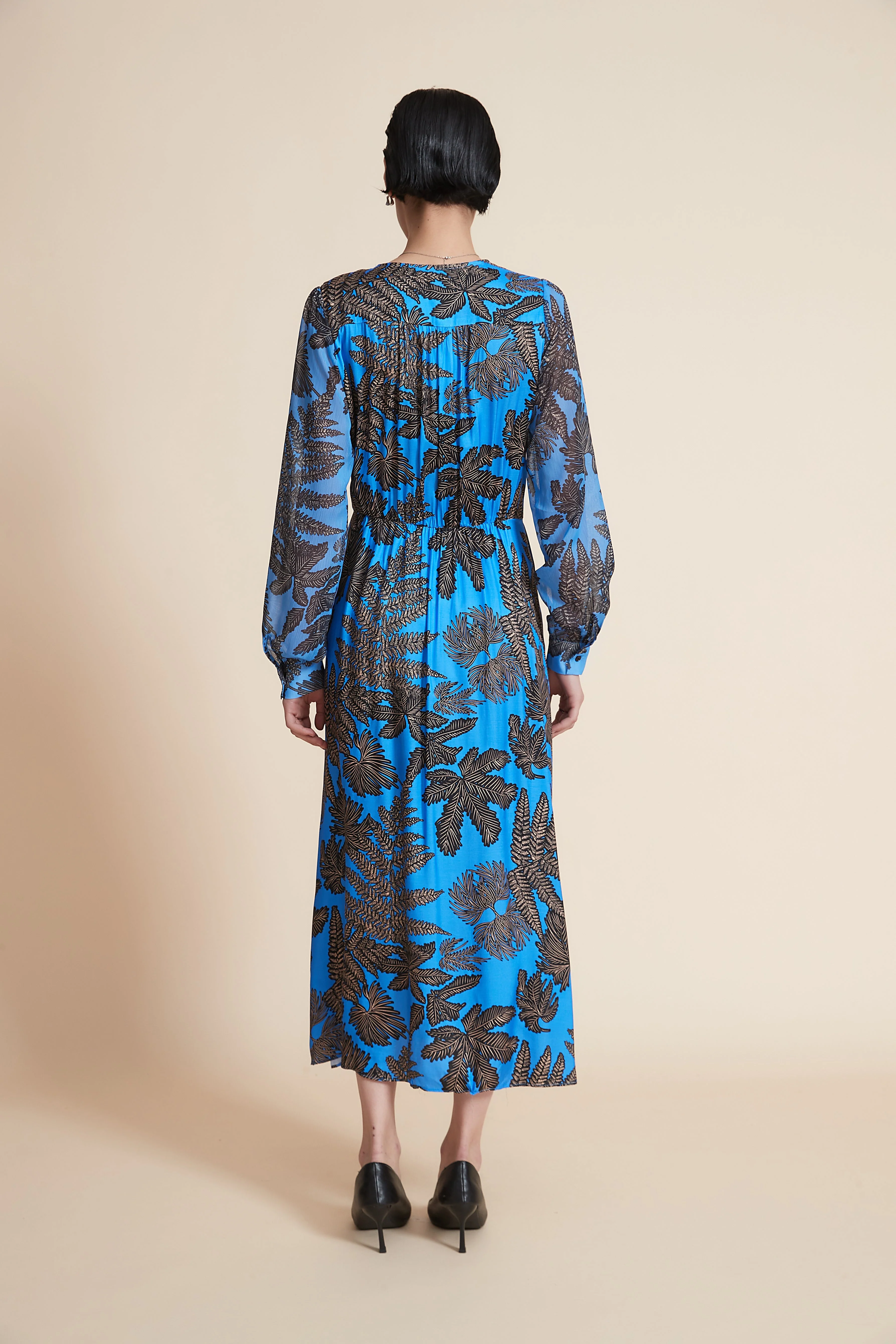 Long Sleeve Ruffled Midi Dress With Floral Print - Image 5