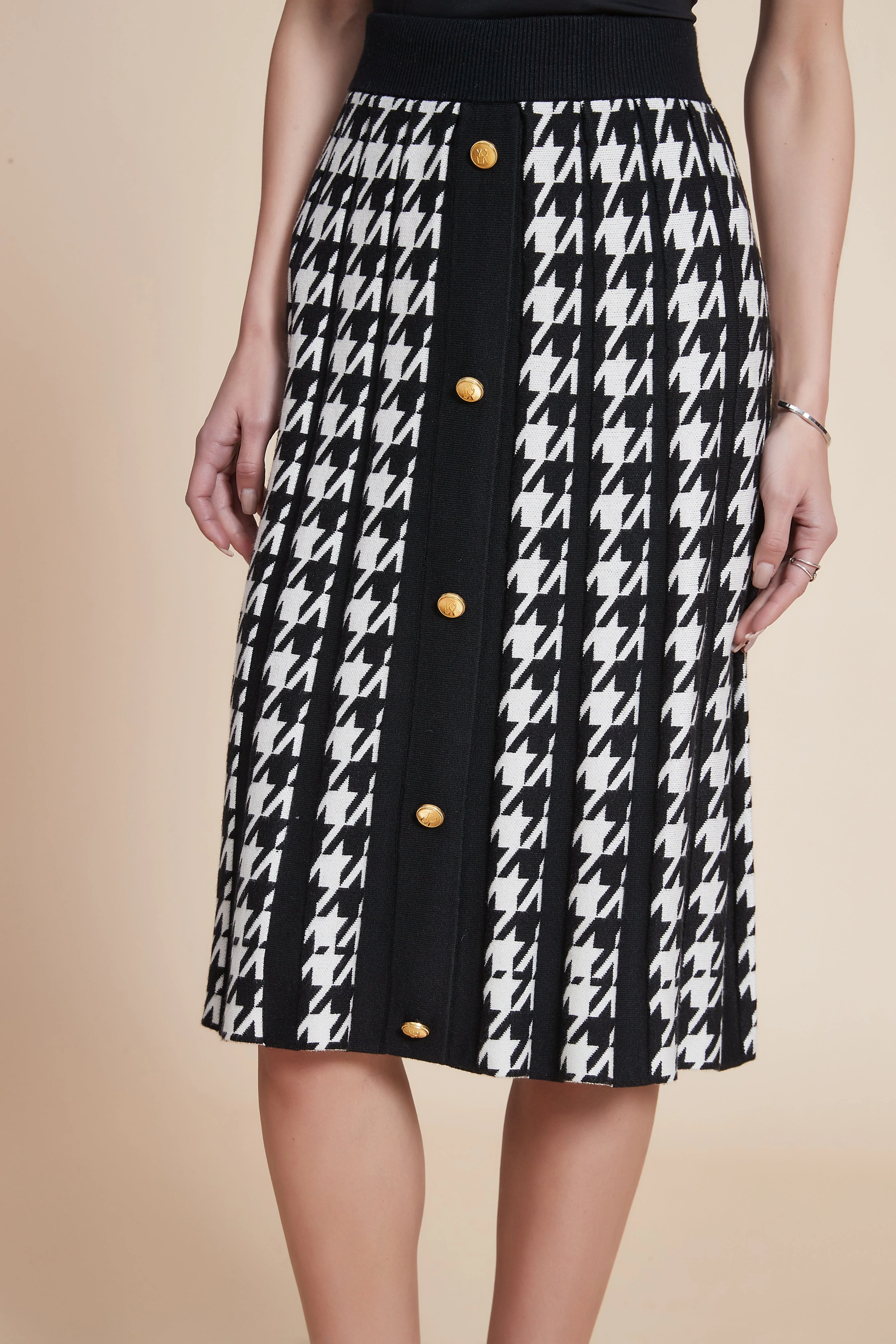 Knee-Length Pleated Skirt with Front Buttons - Image 3