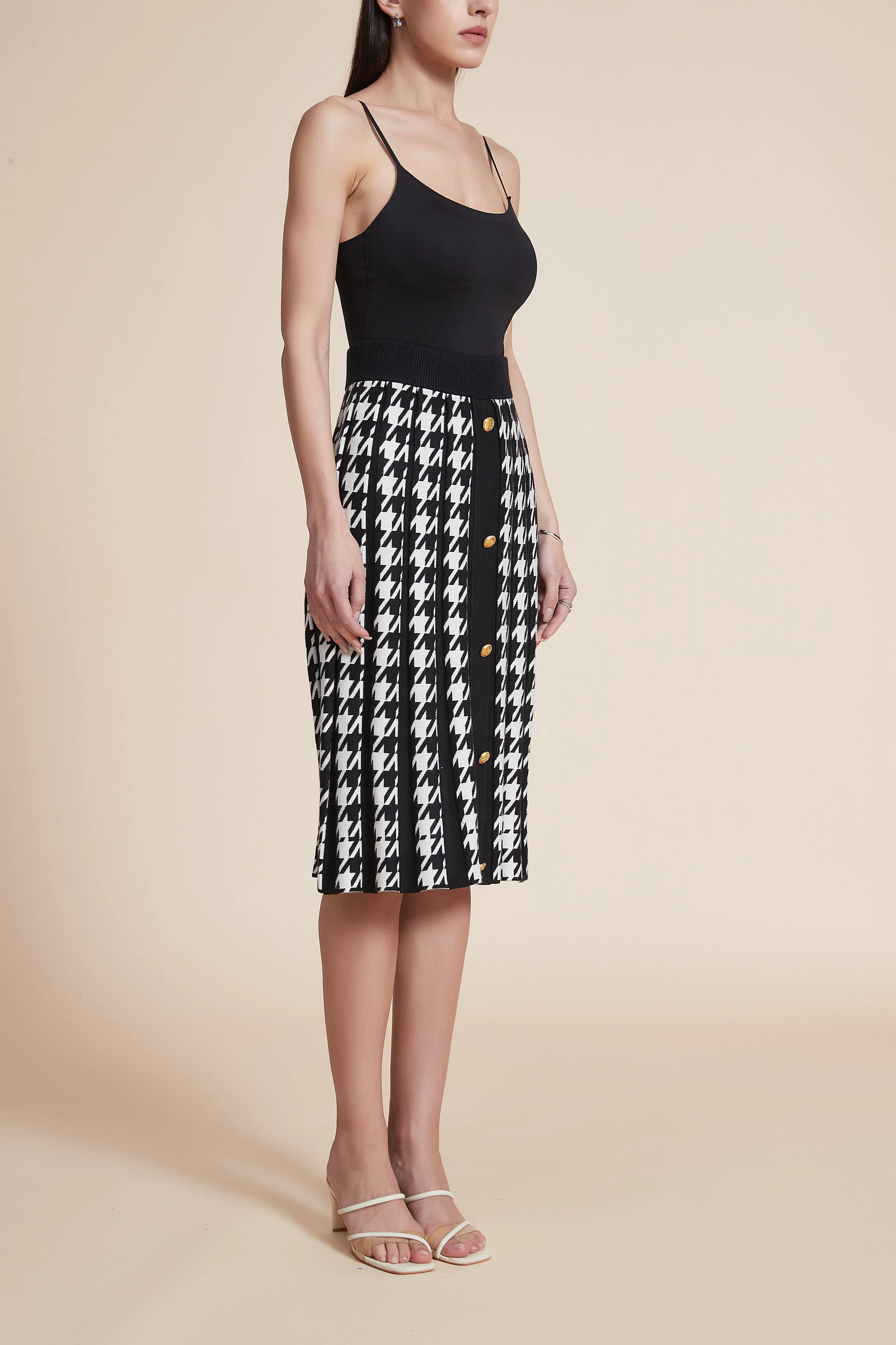 Knee-Length Pleated Skirt with Front Buttons - Image 4