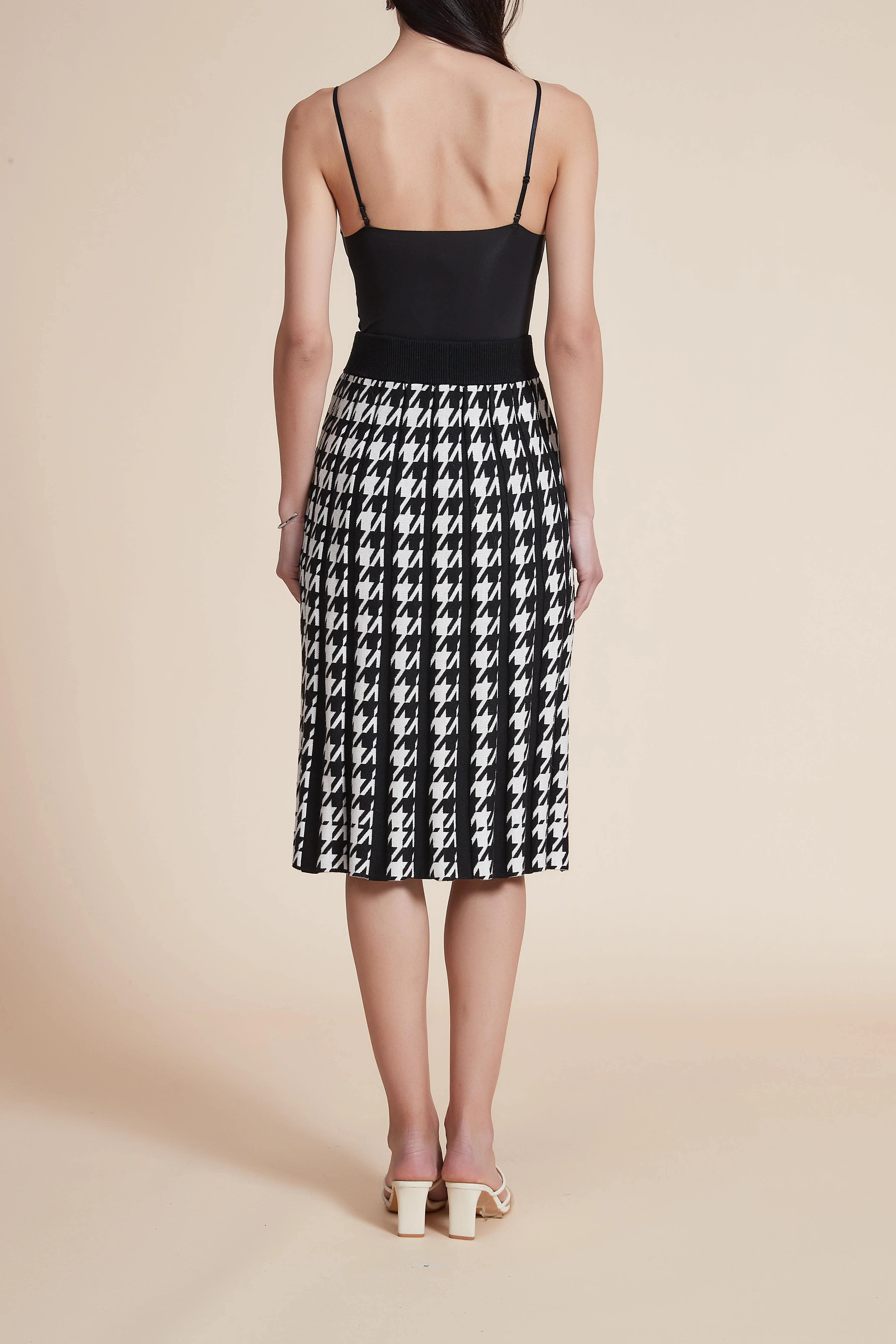 Knee-Length Pleated Skirt with Front Buttons - Image 6