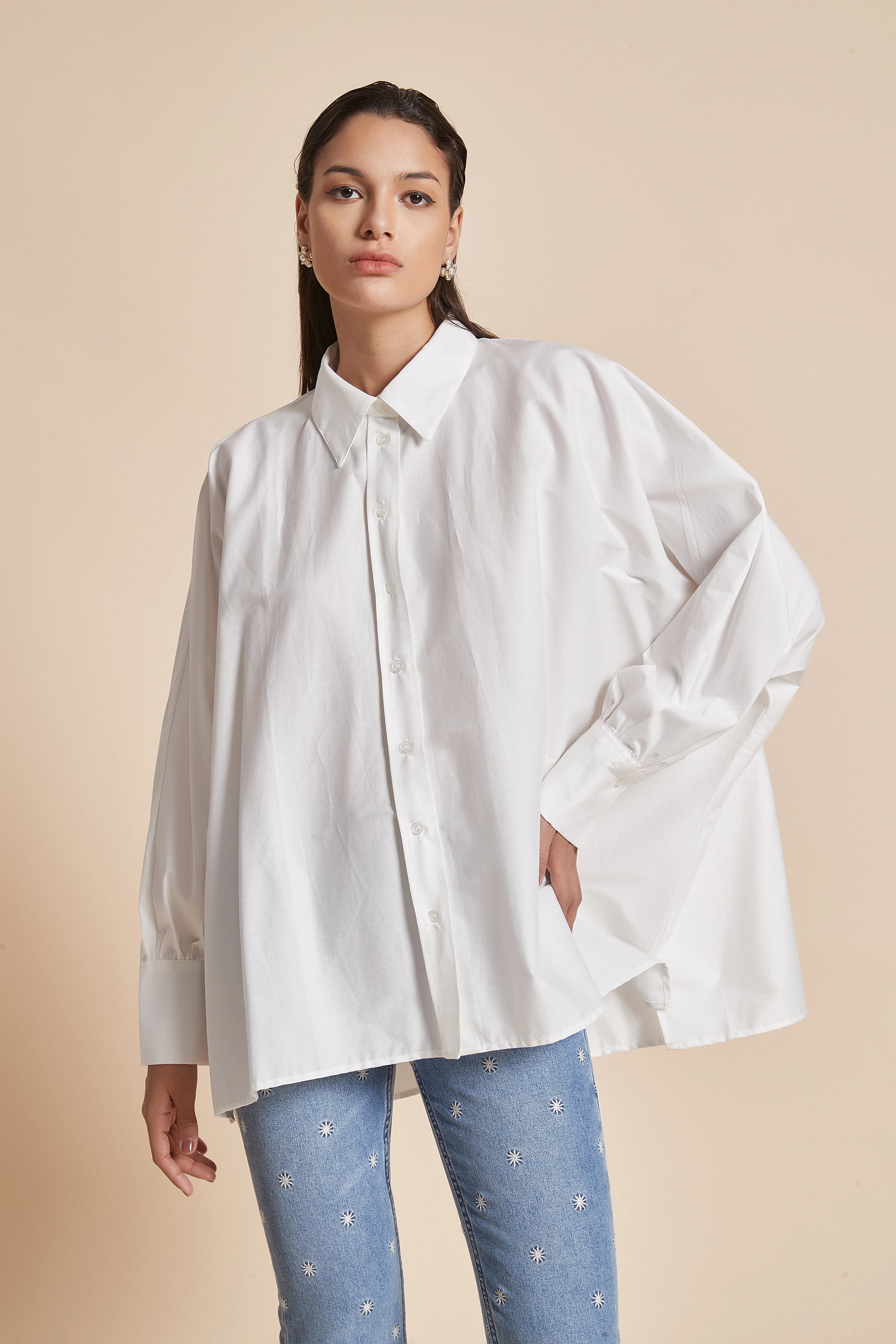 Plain Long-Sleeve Women'S Blouse With Shirt Collar And Front Buttons