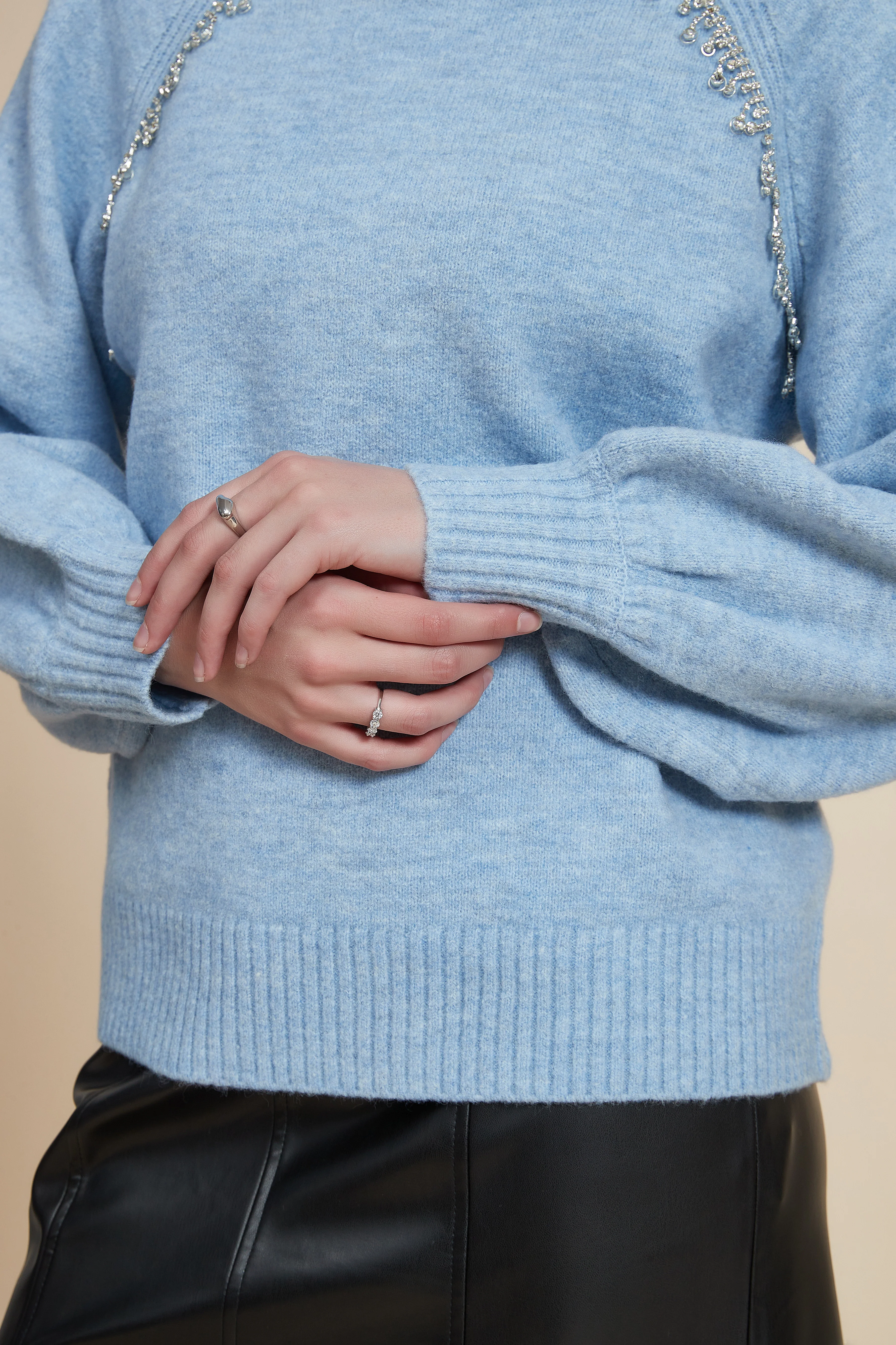 Oversized Sweater with Round Neck and Long Sleeves - Image 5
