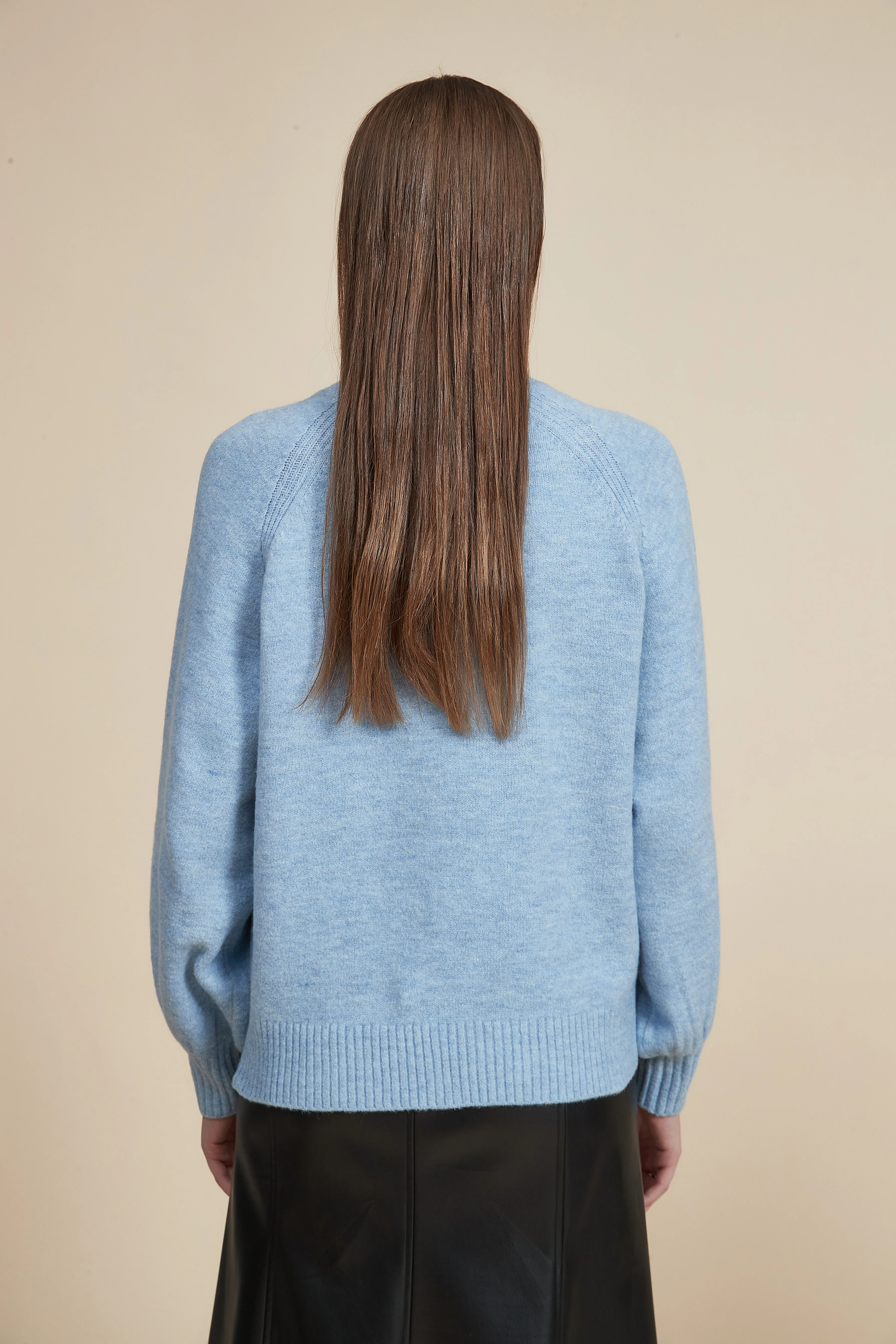 Oversized Sweater with Round Neck and Long Sleeves - Image 6