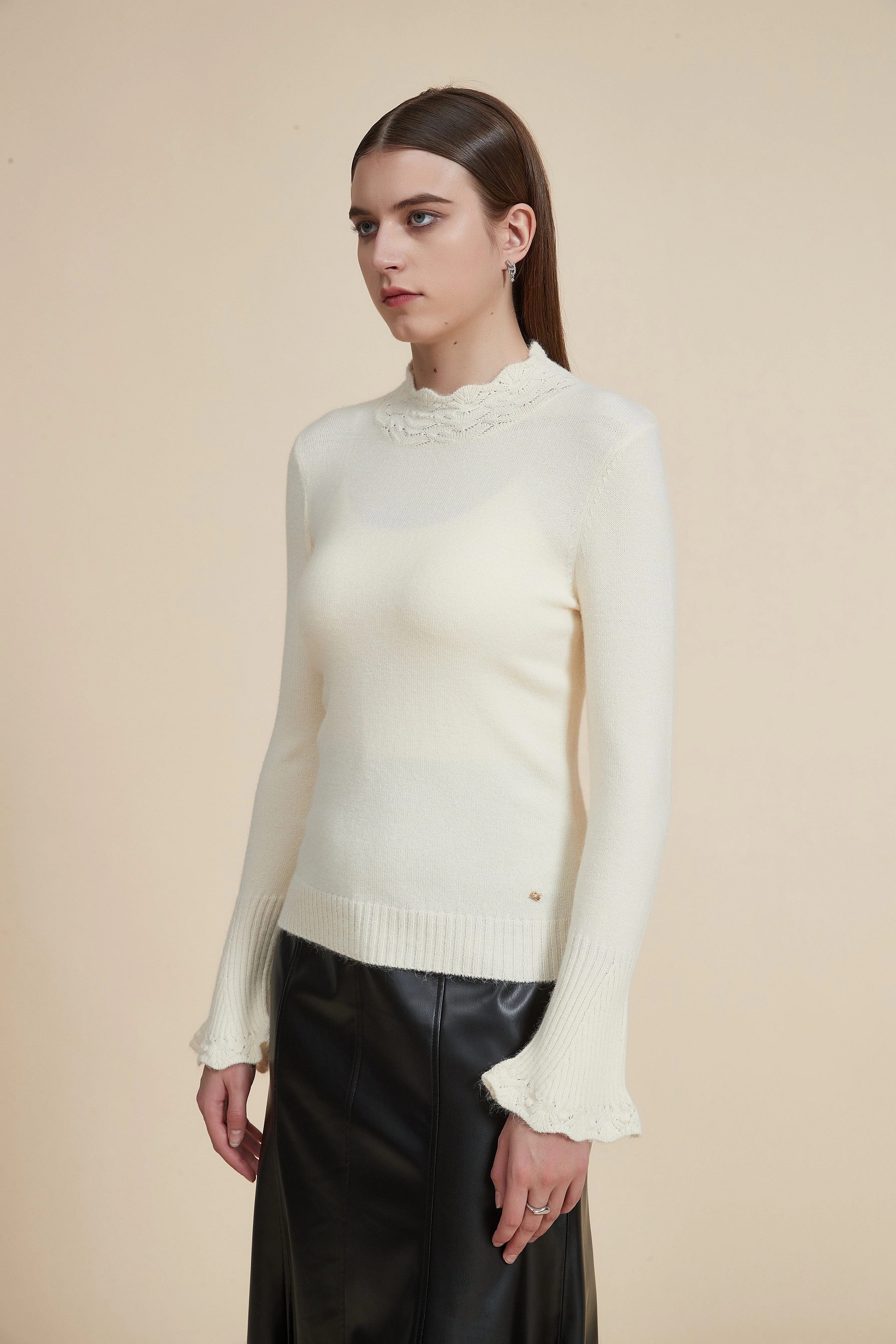 Round Neck Long Sleeve Sweater - Image 4