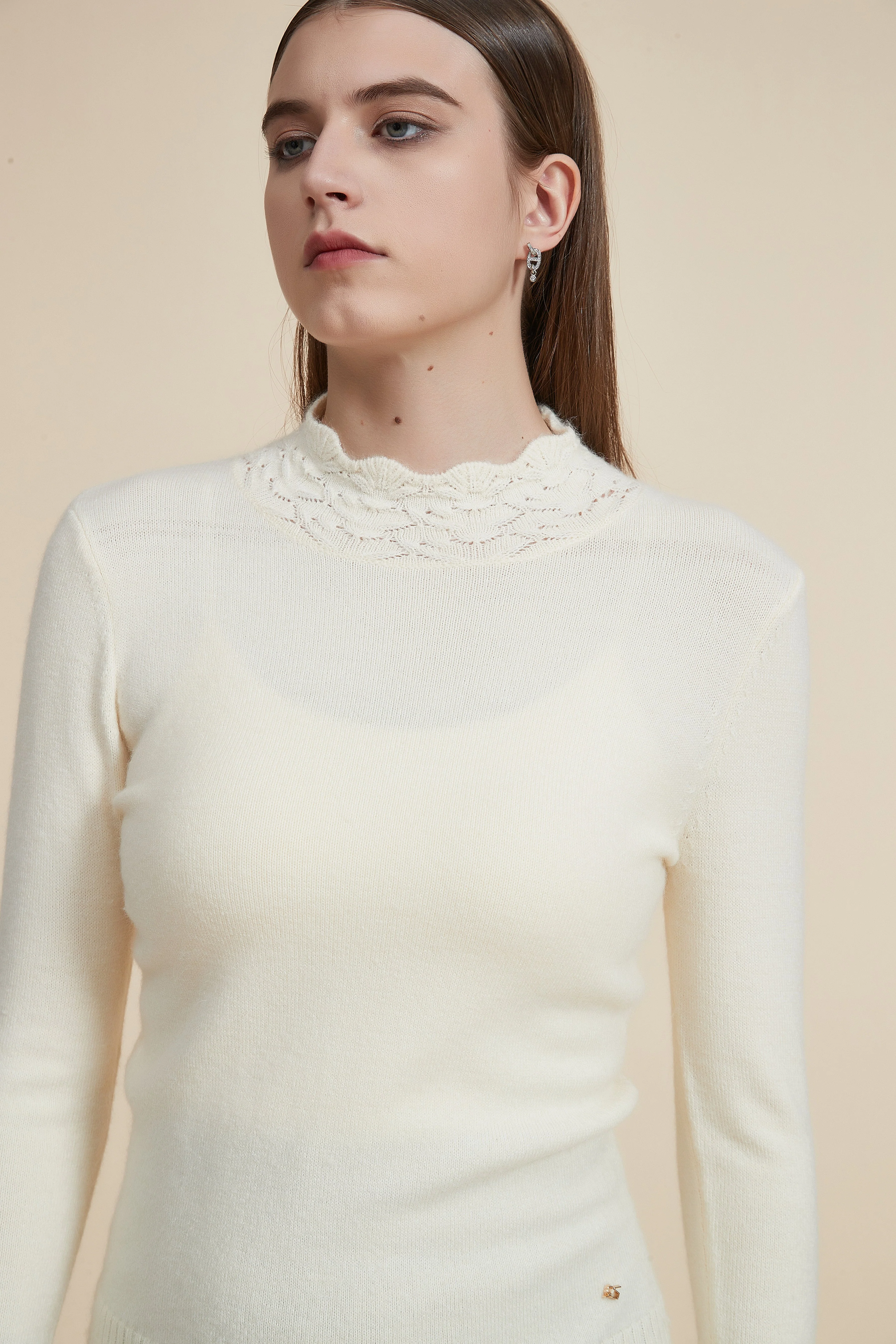 Round Neck Long Sleeve Sweater - Image 5