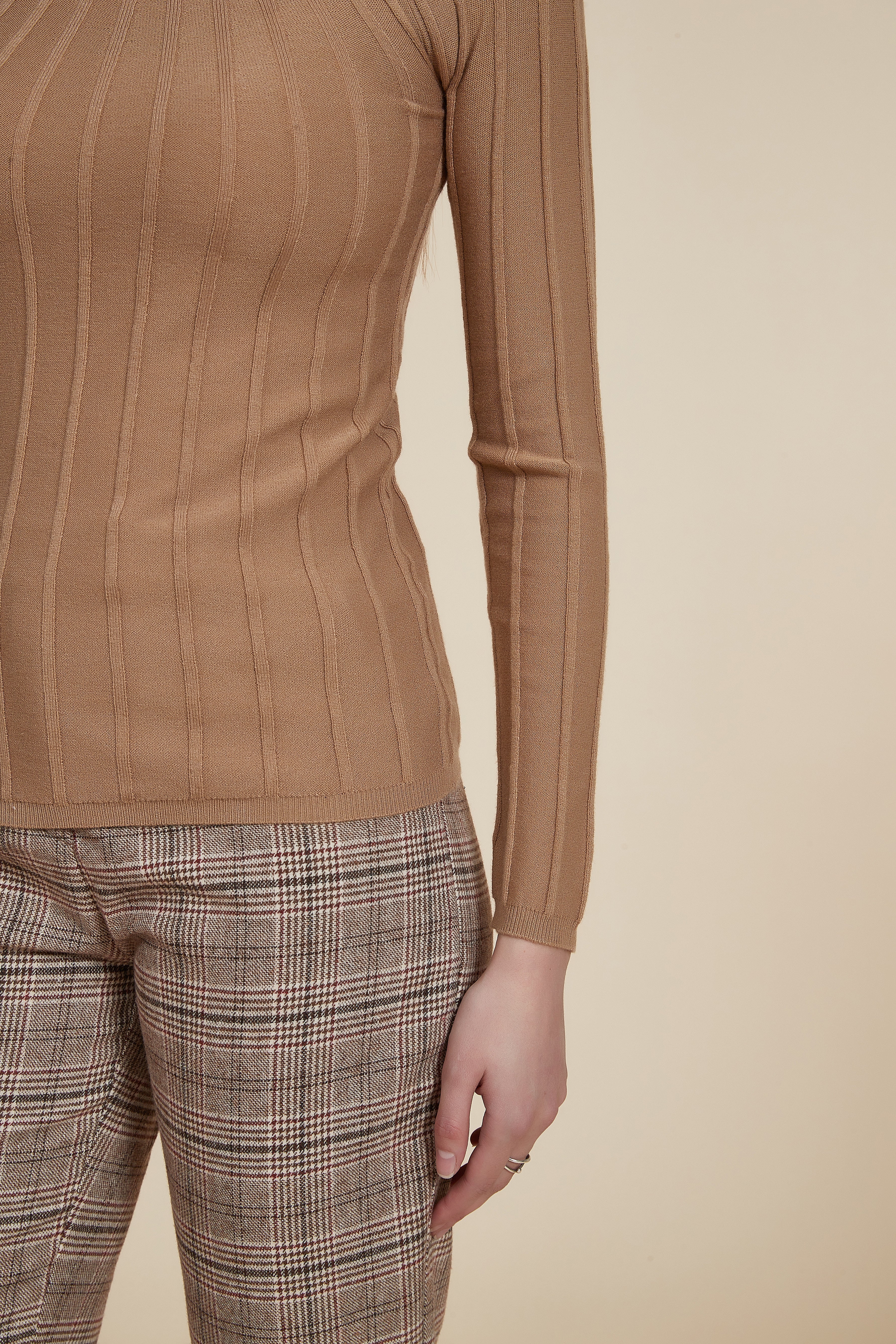 Long Sleeve Ribbed Round Neck Sweater - Image 10