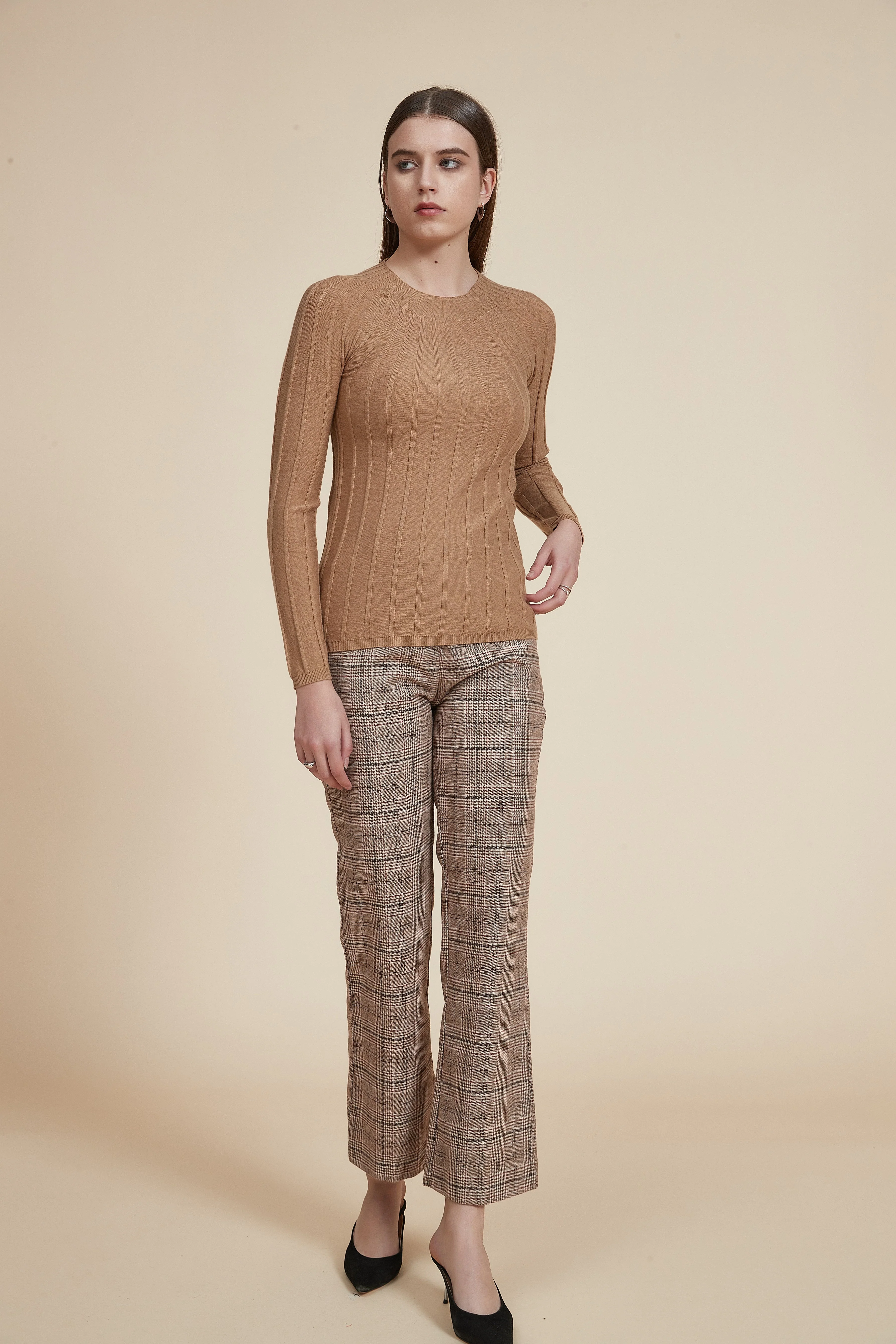 Long Sleeve Ribbed Round Neck Sweater - Image 9