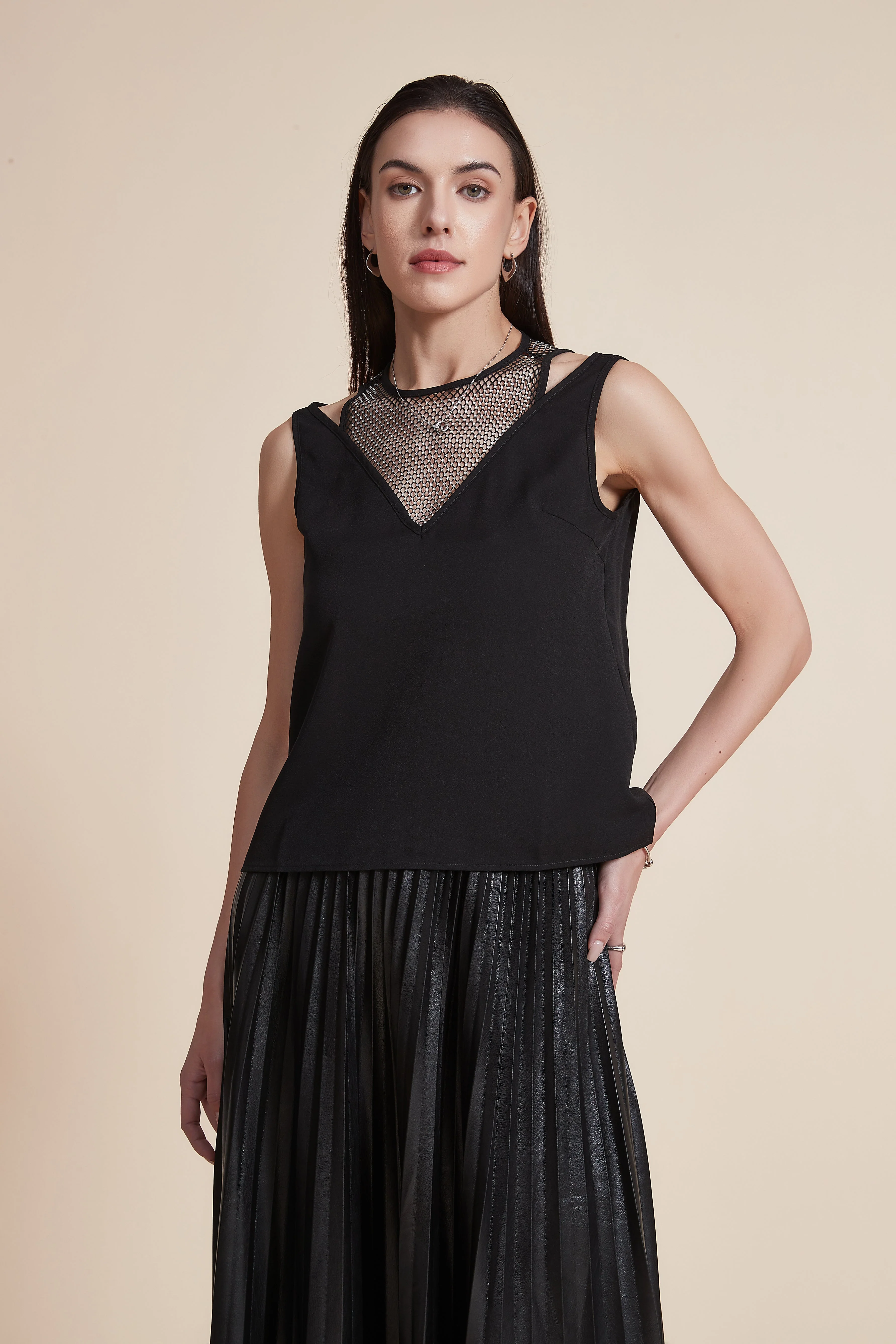 Sleeveless Cropped Plain Blouse