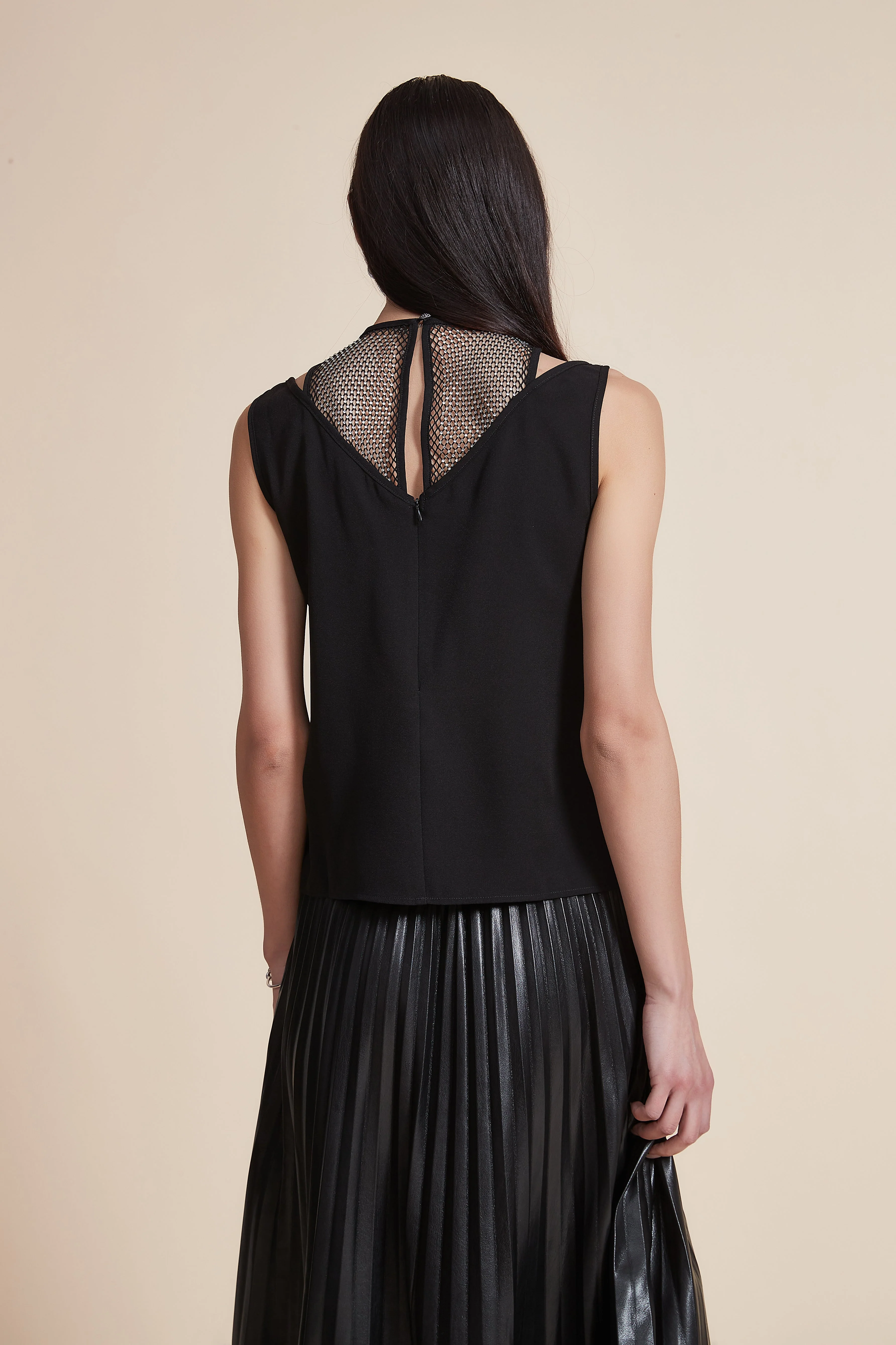 Sleeveless Cropped Plain Blouse - Image 2