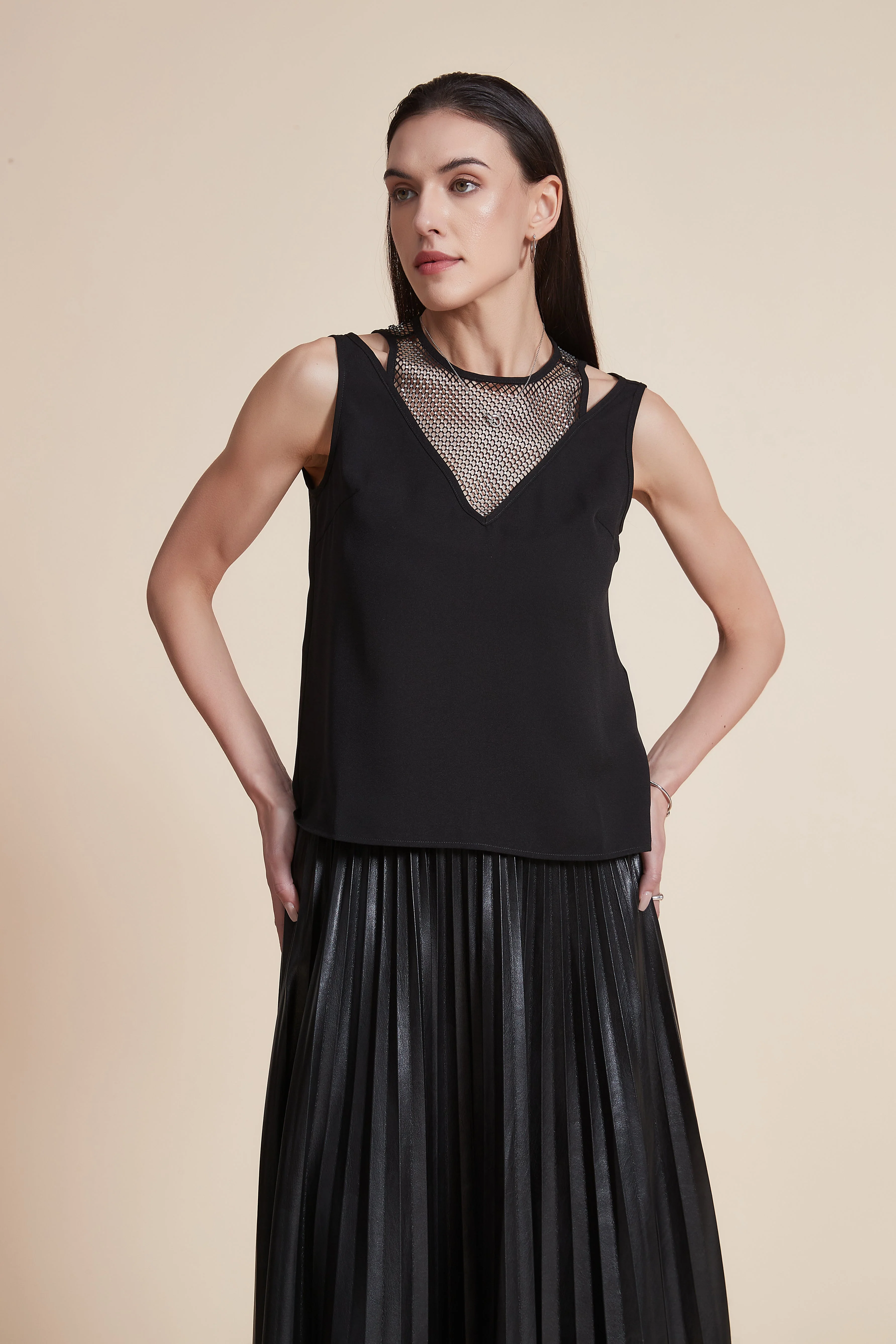 Sleeveless Cropped Plain Blouse - Image 4