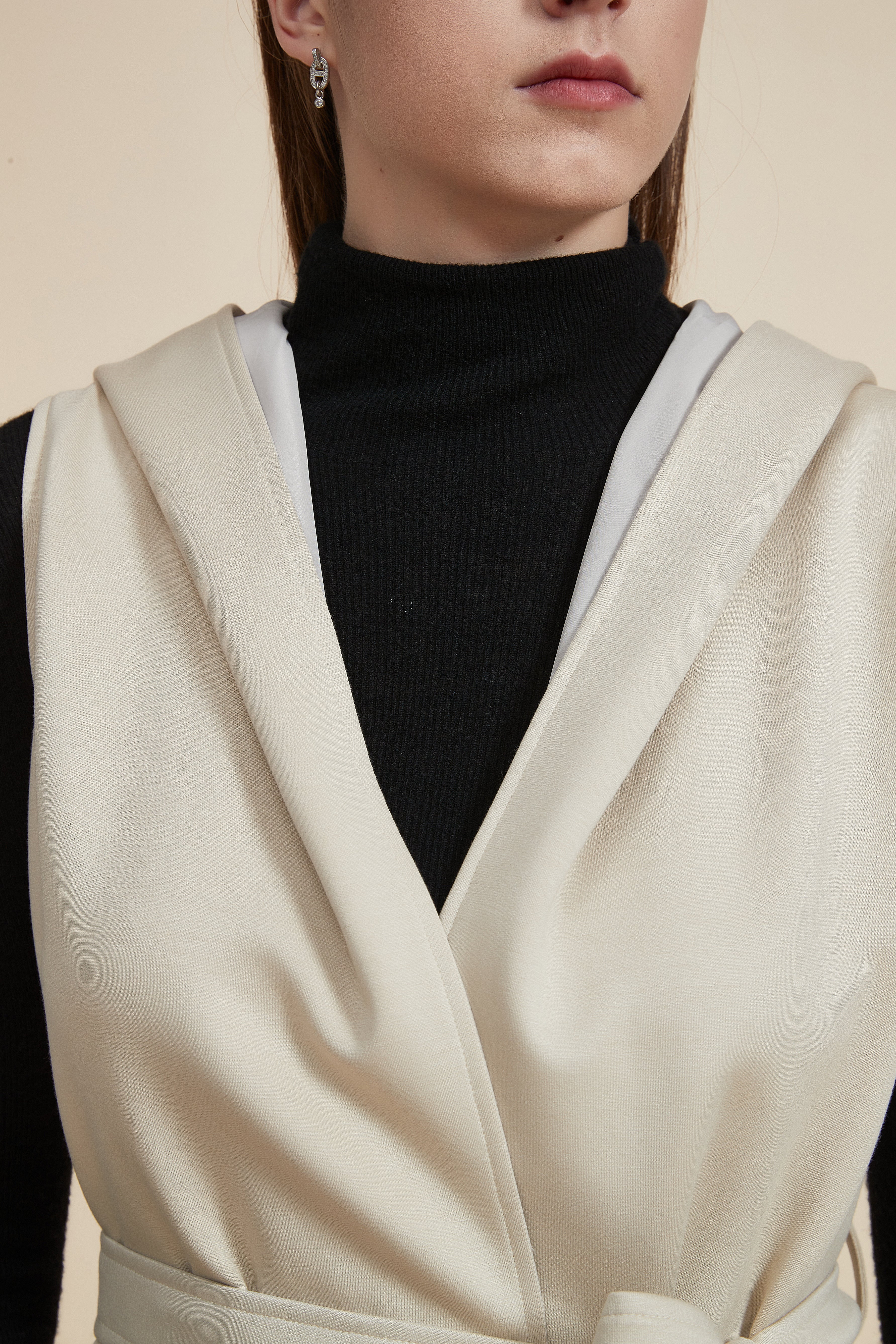 Plain Long Sleeveless Jacket - Image 5